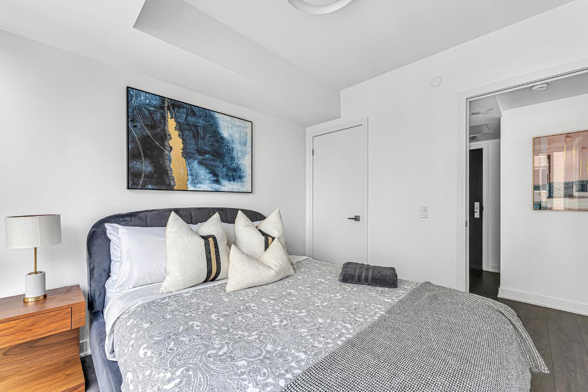 Executive 1 Bedroom close to Four Seasons Yorkville!