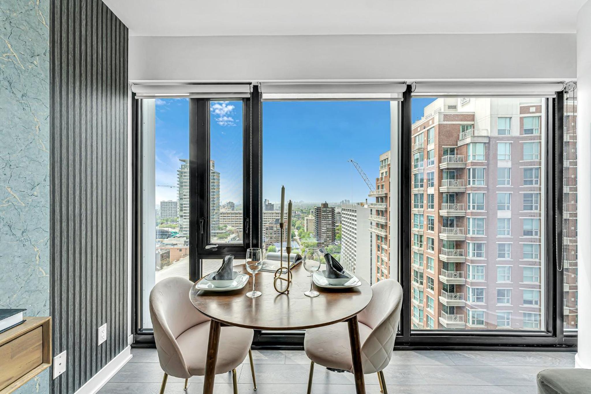 Executive 1 Bedroom close to Four Seasons Yorkville!