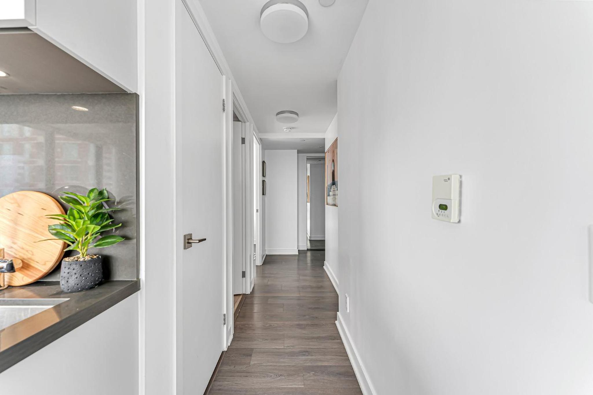 Executive 1 Bedroom close to Four Seasons Yorkville!