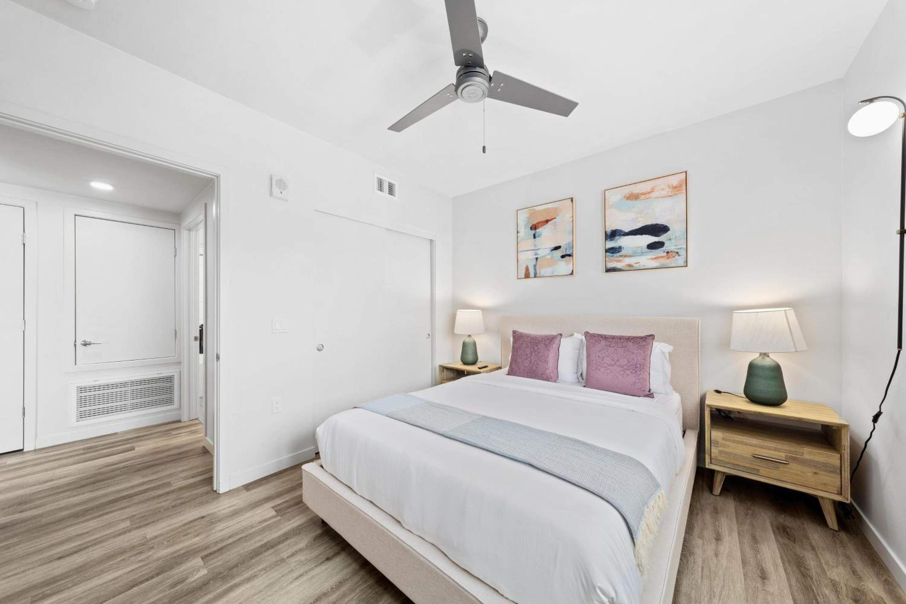 Blue Marlin 3BR Retreat With Marina View Pool
