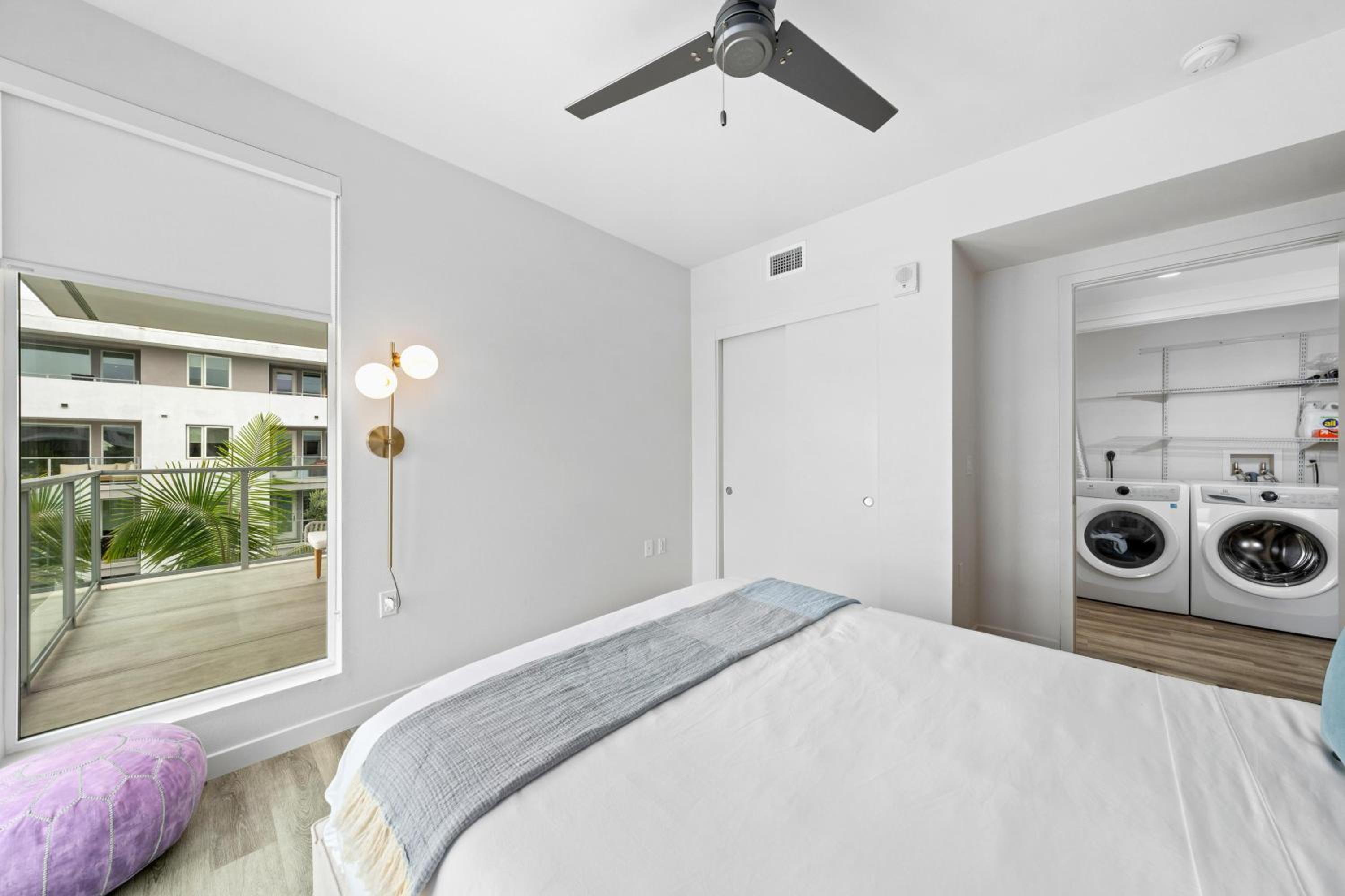 Blue Marlin 3BR Retreat With Marina View Pool