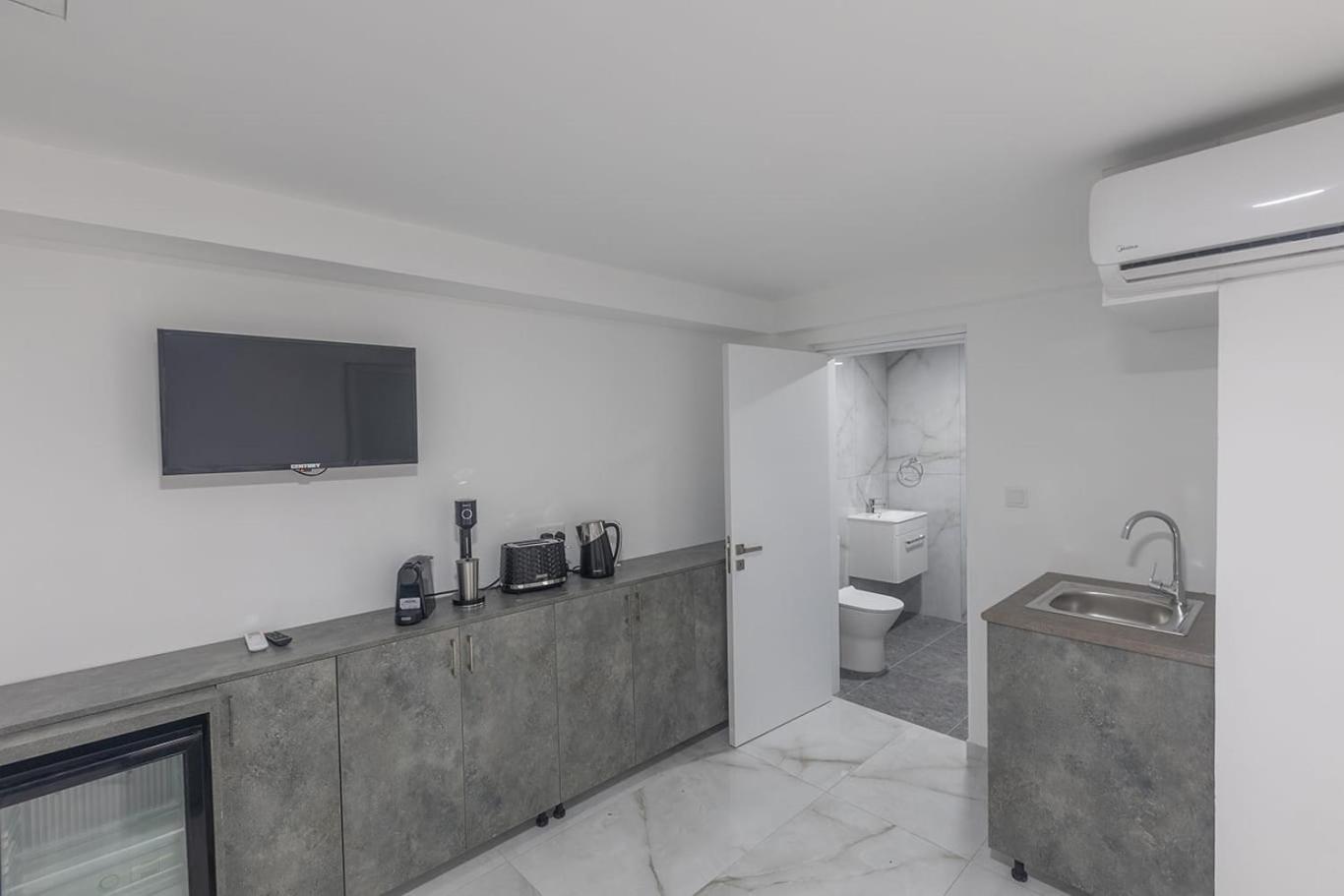 Gold Emerging Villas Ltd Apart 5