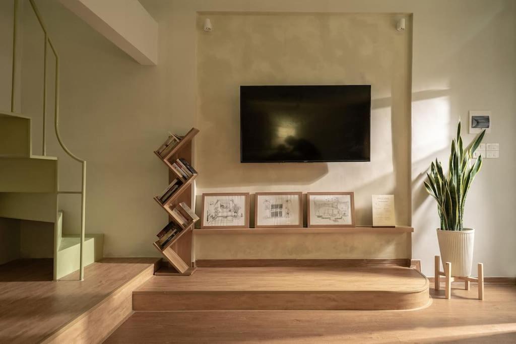Lucy Homee apartment