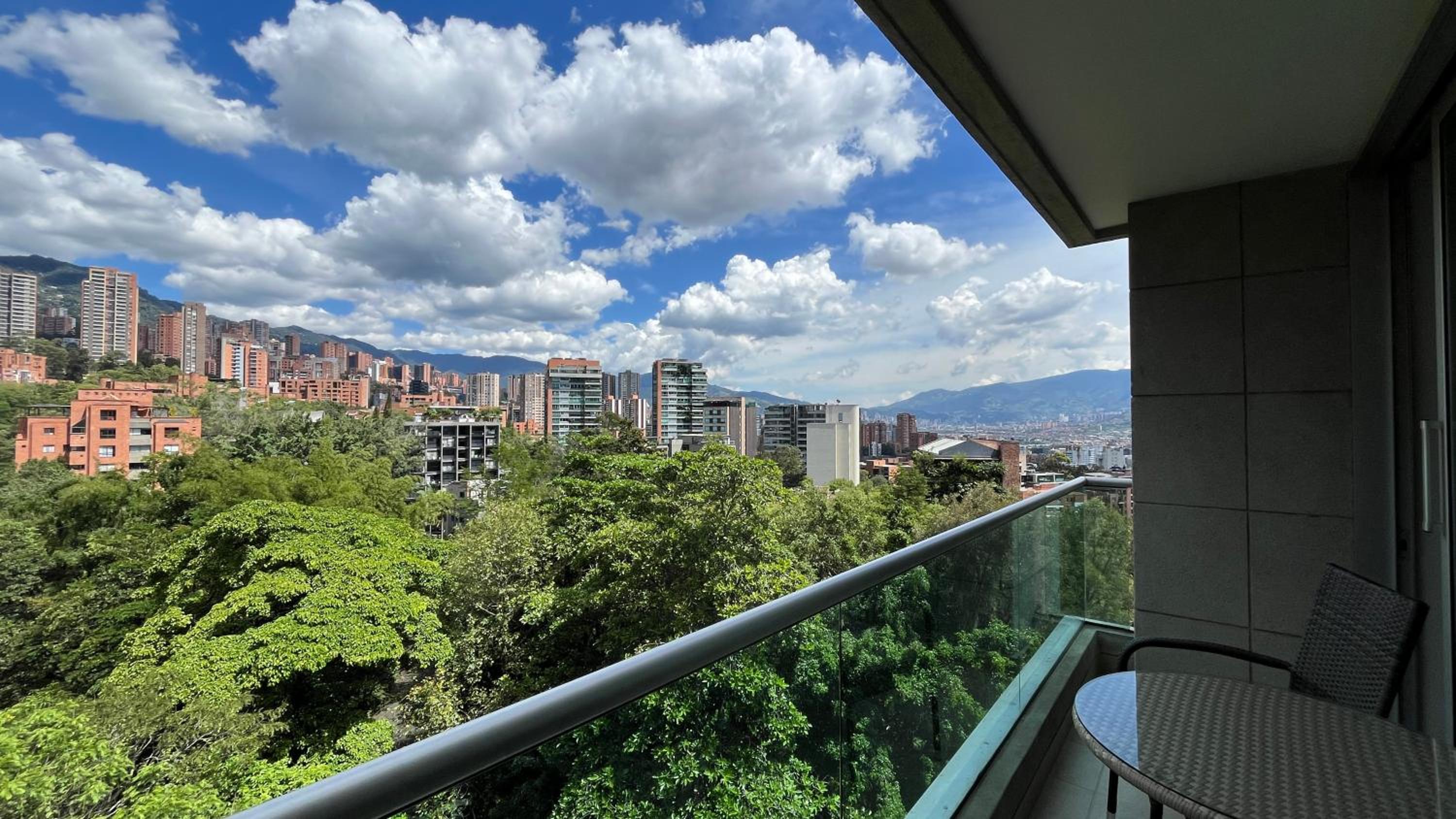 Blux Apartments Medellin