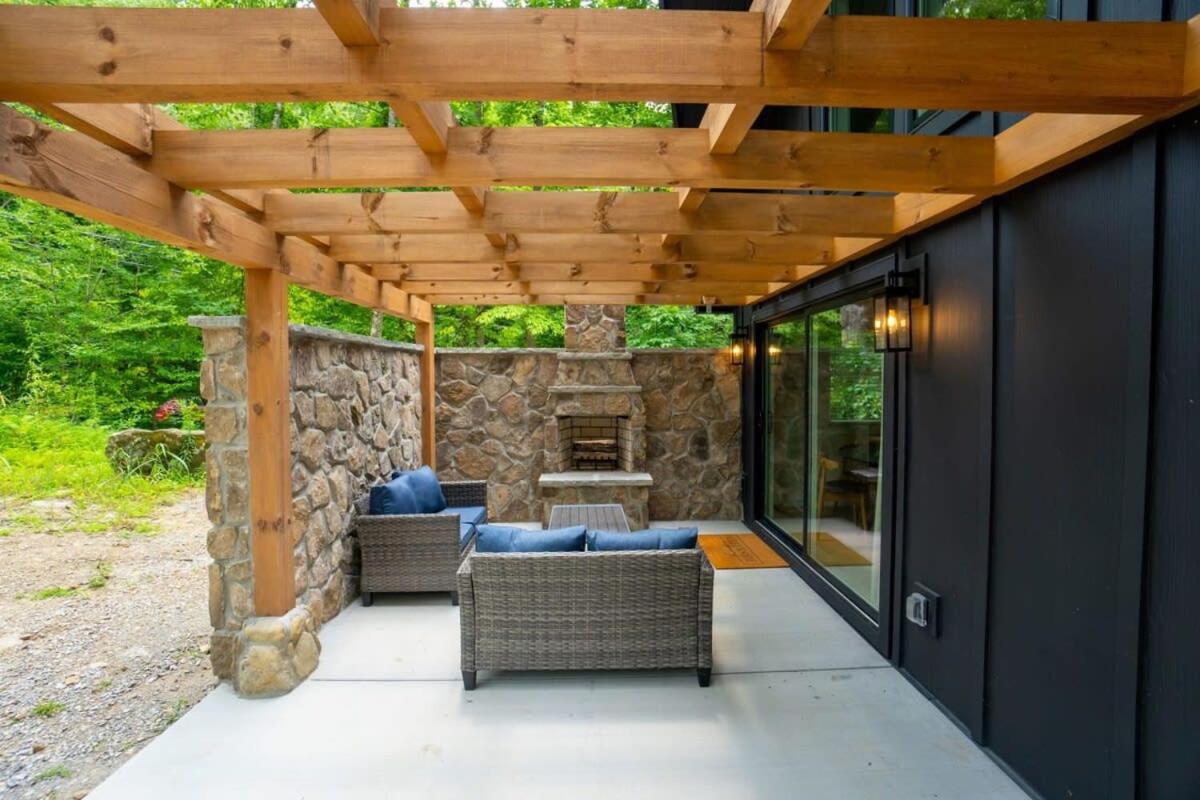 A-Frame Home - Cozy and Modern - Smoky Cottage view 4