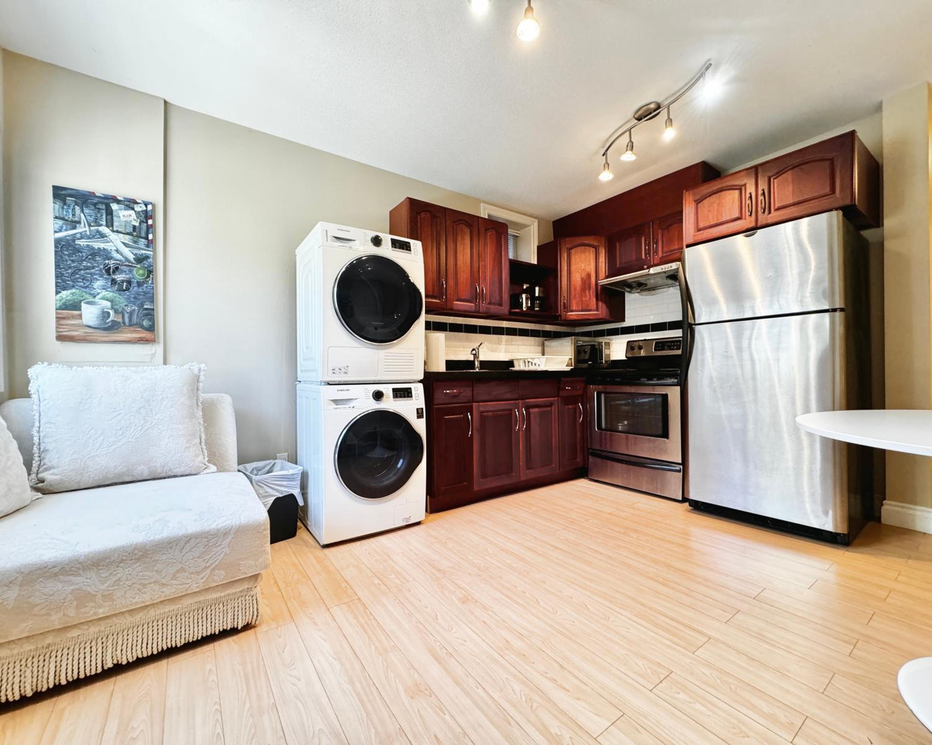 Cozy 1bedroom Suite in Vancouver Westside