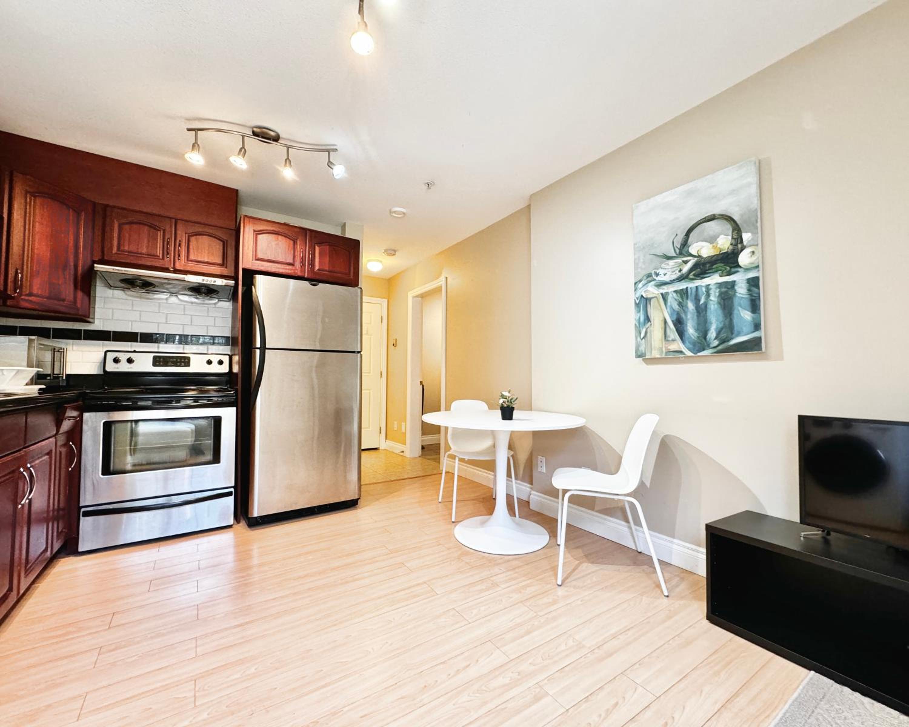 Cozy 1bedroom Suite in Vancouver Westside