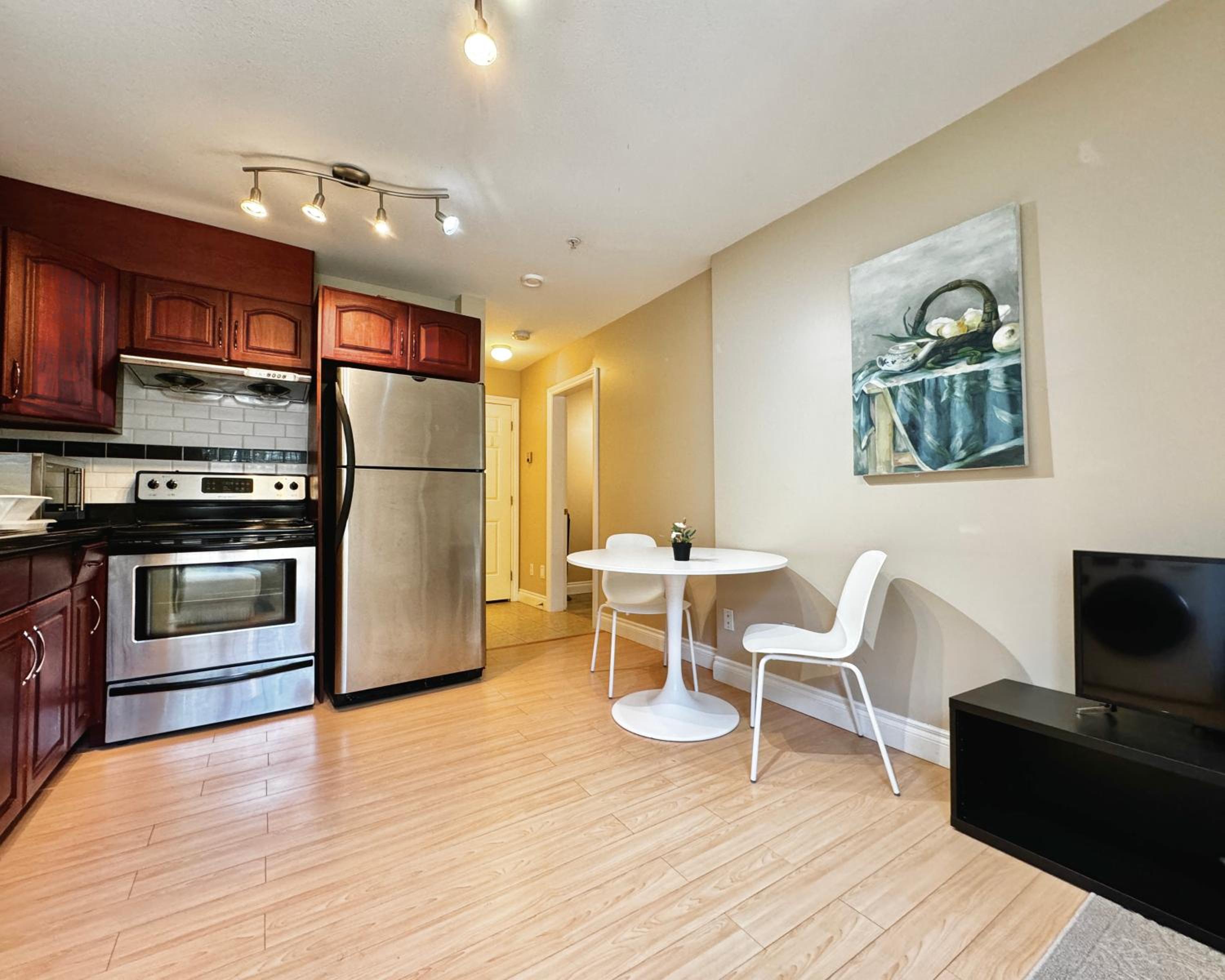 Cozy 1bedroom Suite in Vancouver Westside