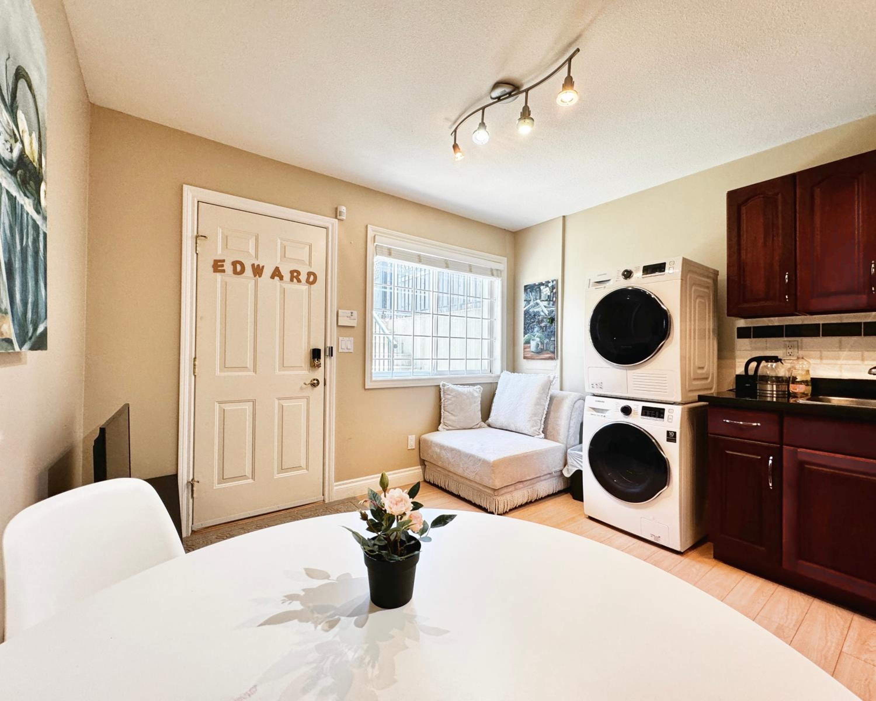 Cozy 1bedroom Suite in Vancouver Westside