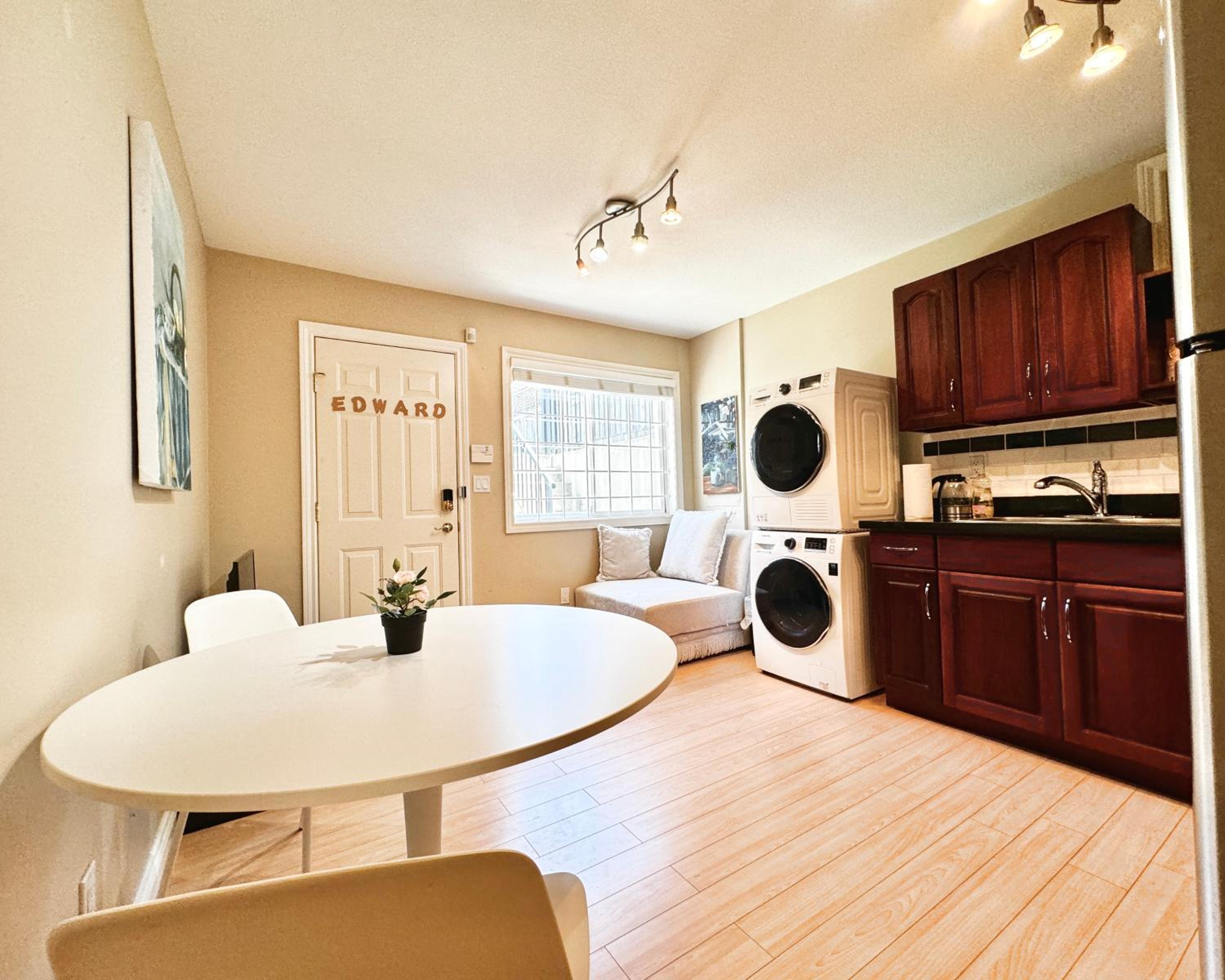 Cozy 1bedroom Suite in Vancouver Westside