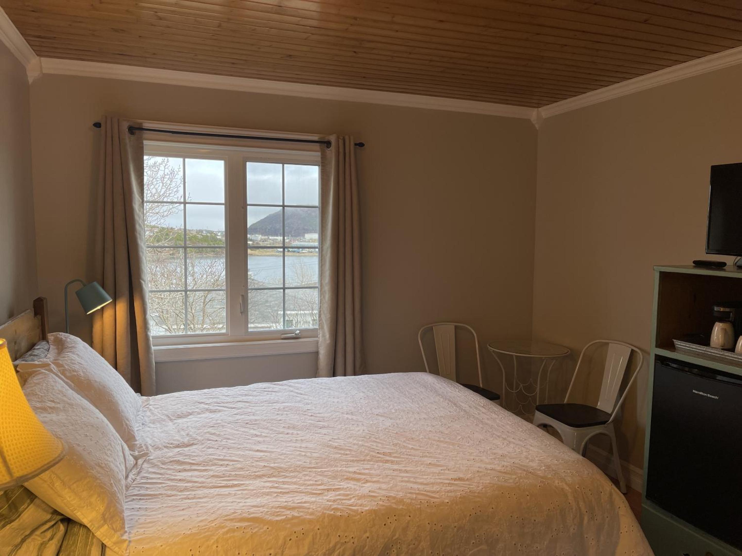 Crows Nest Inn