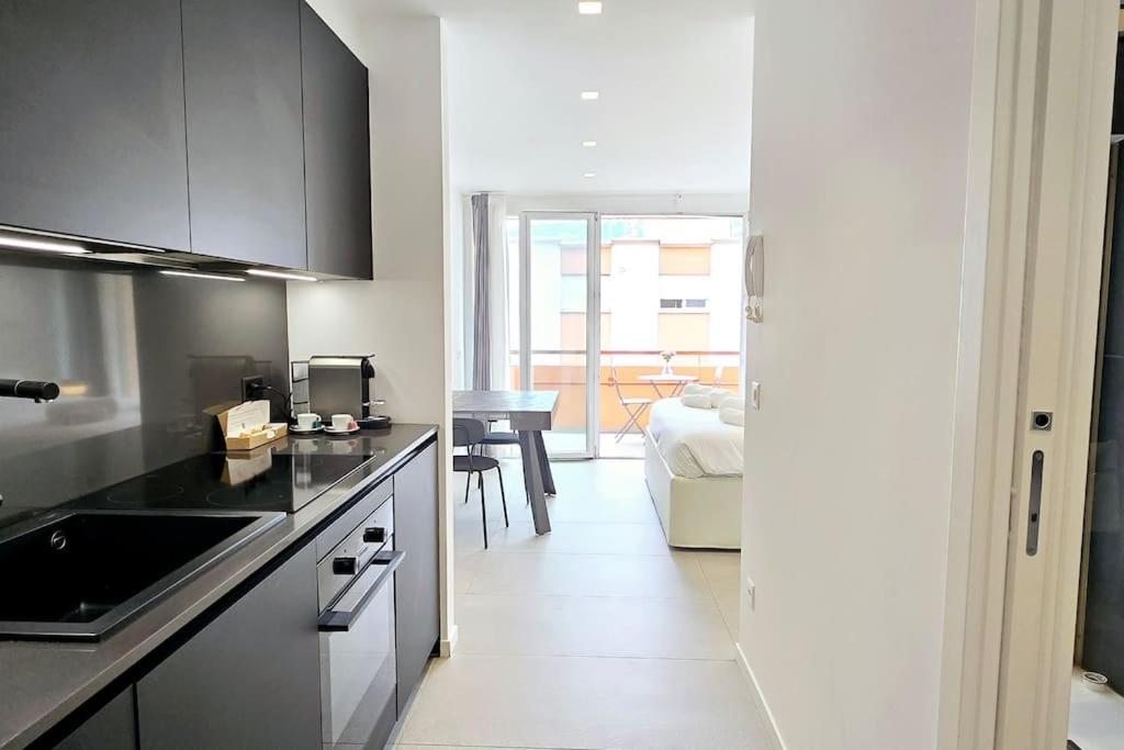 Luxurious 1,5 apartment with parking near center