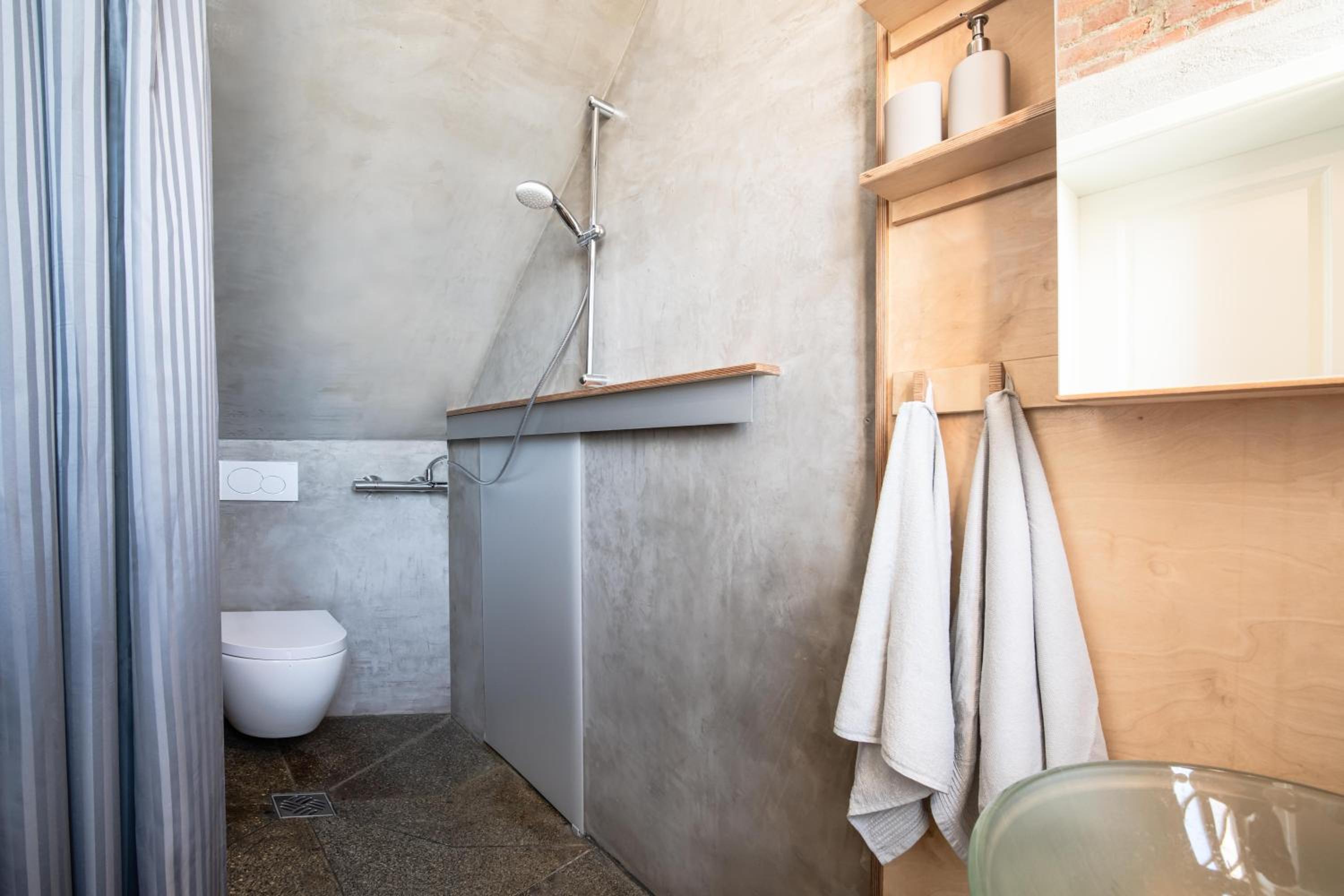 HexenburgbeiDresden mit Faßsauna Stylishes Designerappartement mit Schlafsofa, Terrasse - Nähe Sächsische Schweiz Dresden