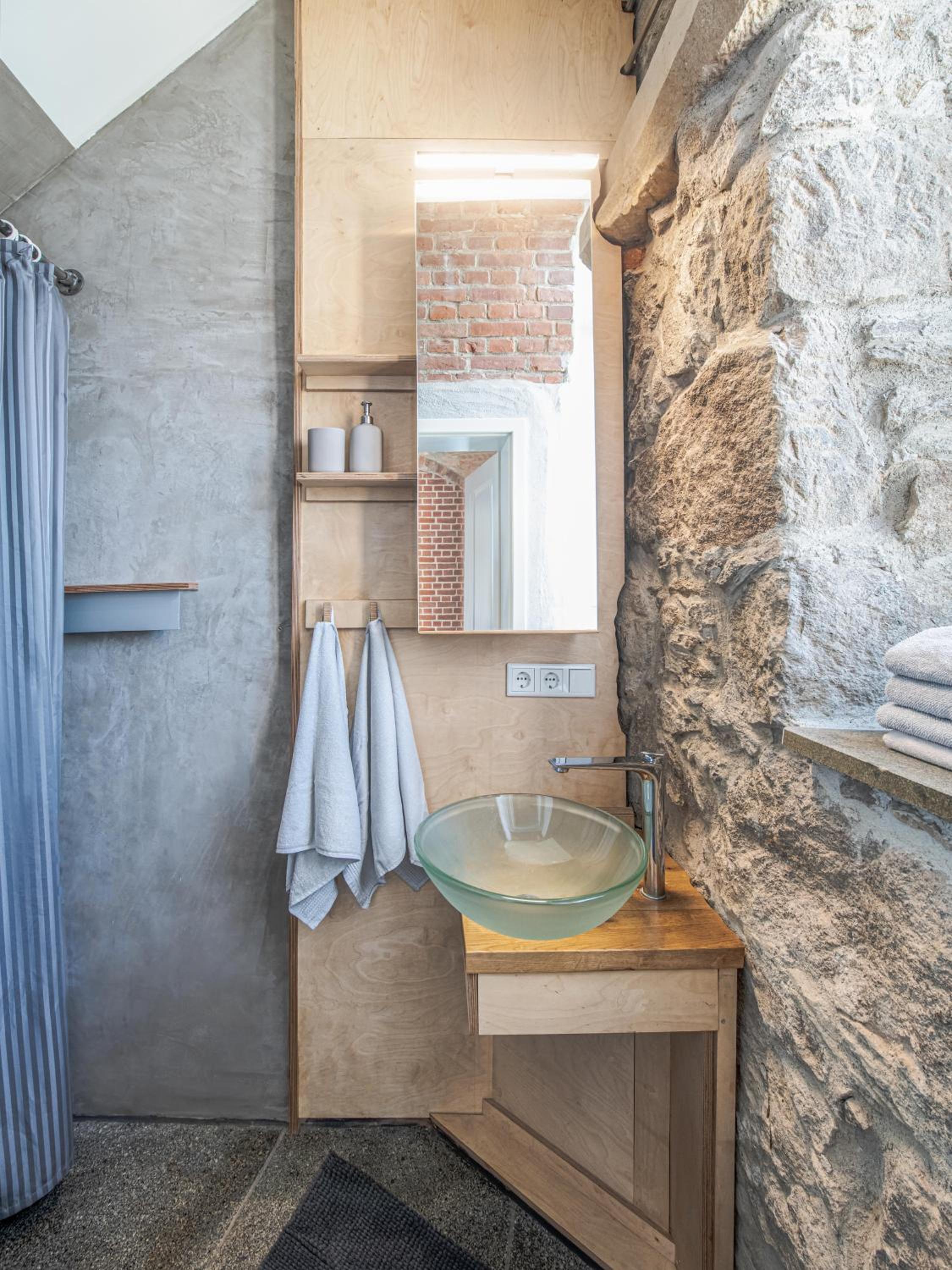 HexenburgbeiDresden mit Faßsauna Stylishes Designerappartement mit Schlafsofa, Terrasse - Nähe Sächsische Schweiz Dresden