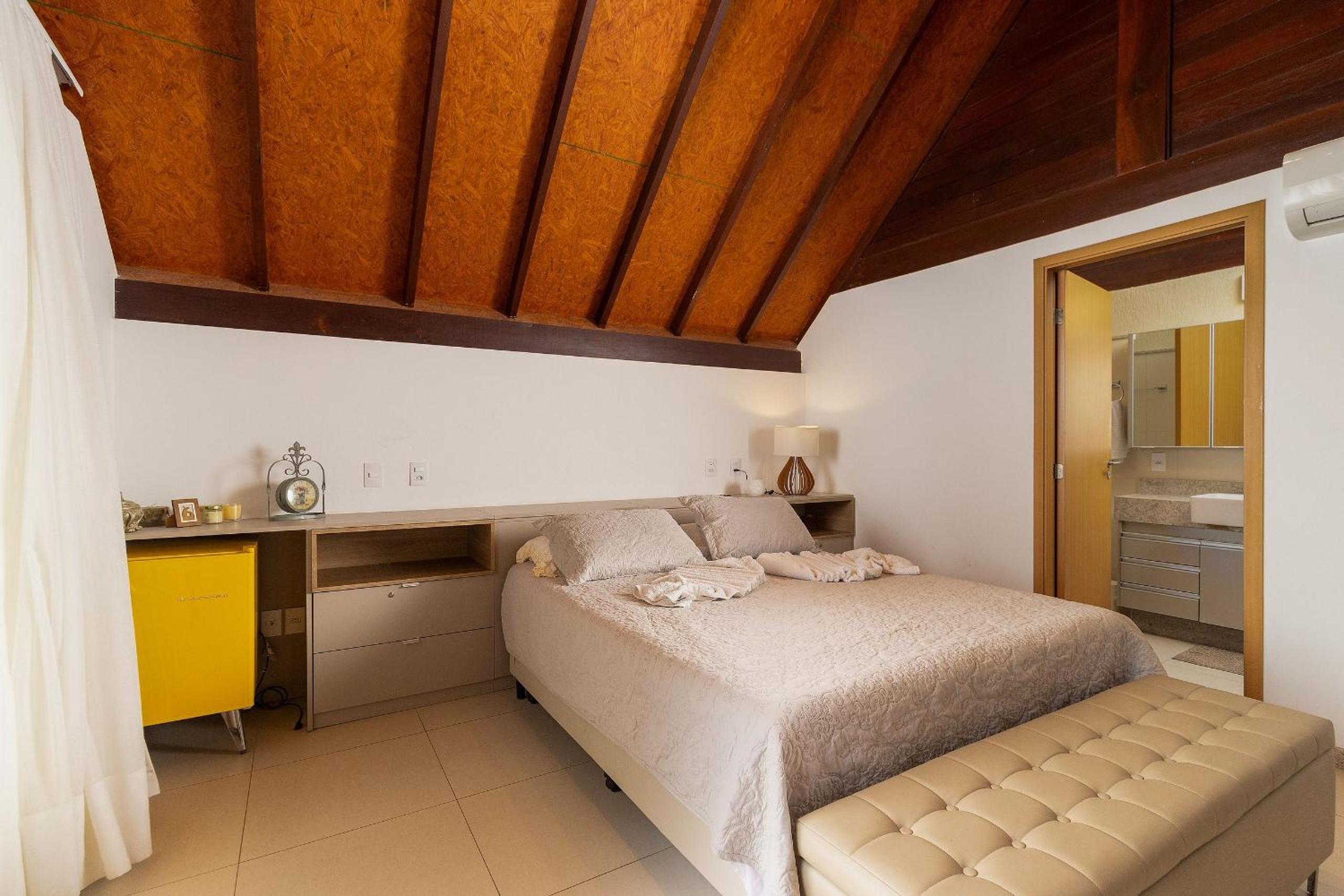 Exclusive Oceanfront Bungalow with Included Service — Eco Resort Carneiros