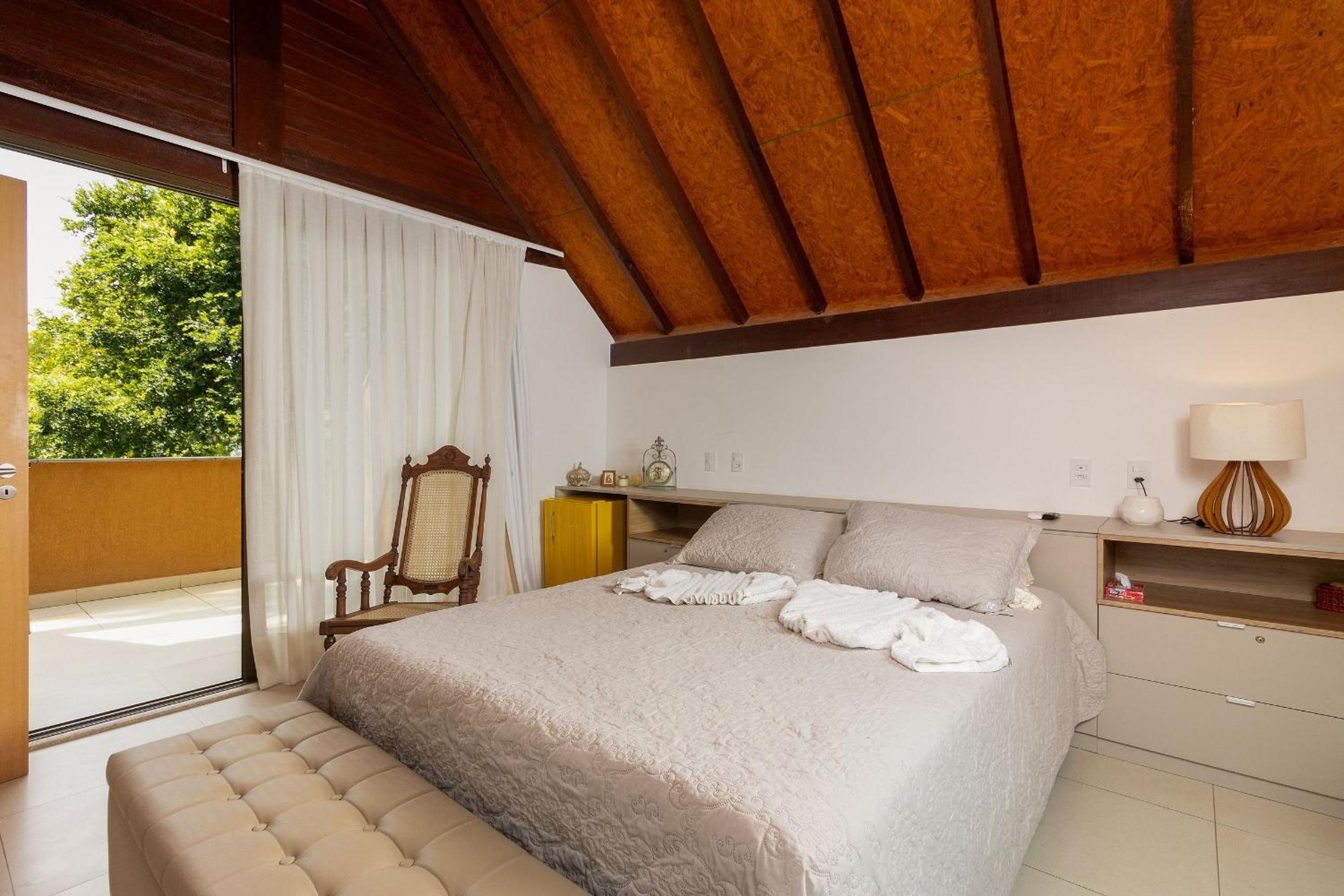Exclusive Oceanfront Bungalow with Included Service — Eco Resort Carneiros