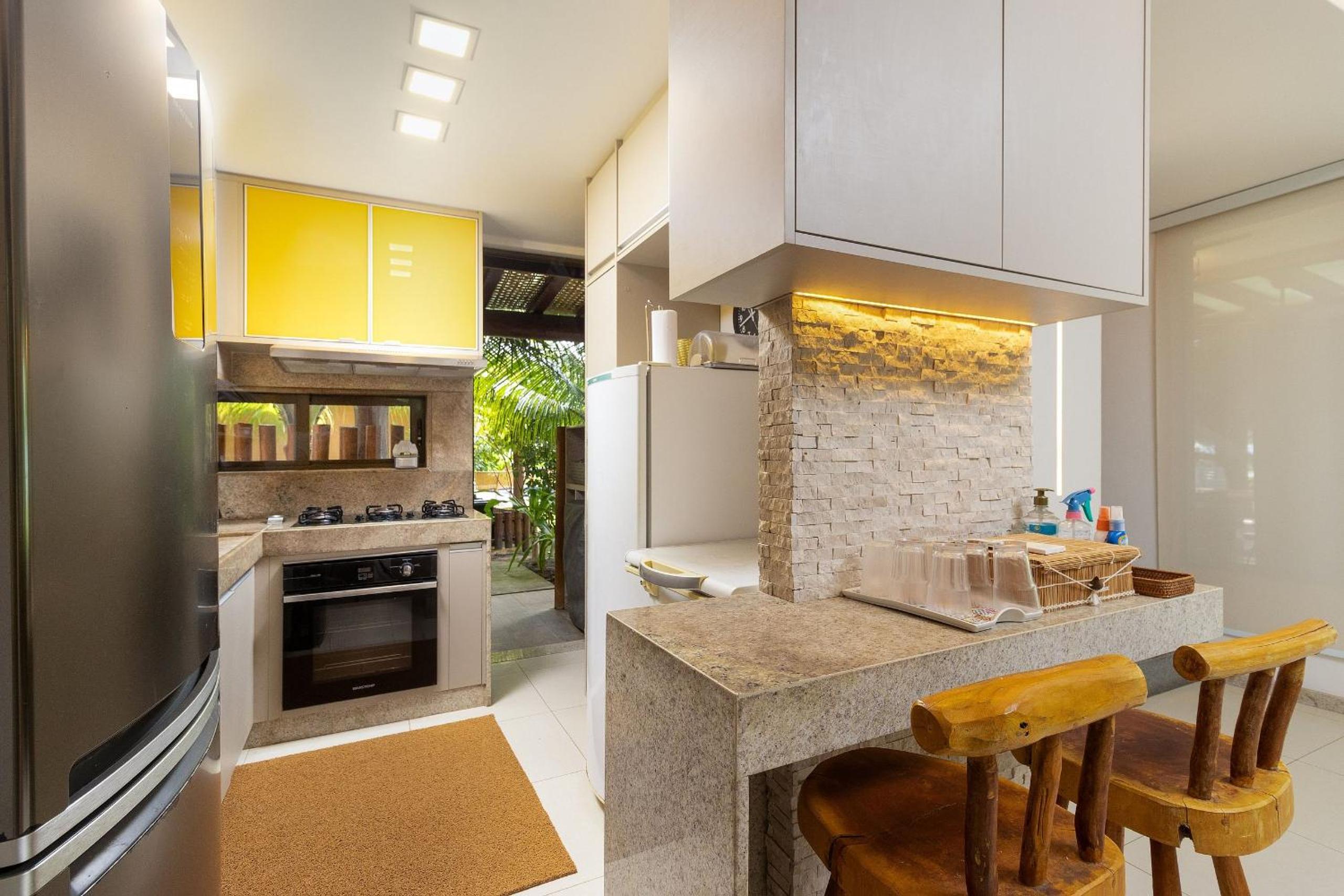 Exclusive Oceanfront Bungalow with Included Service — Eco Resort Carneiros