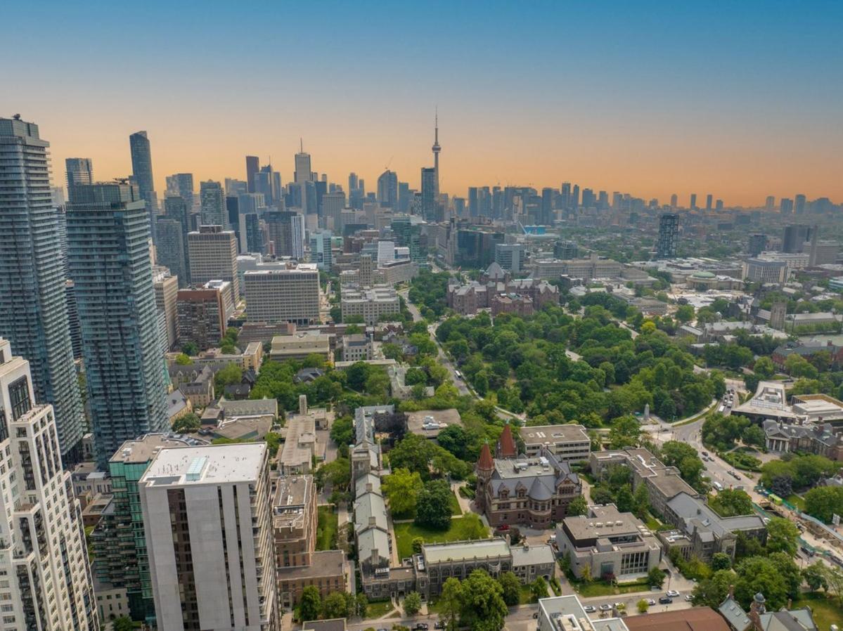 Executive 1 Bedroom close to Four Seasons Yorkville!