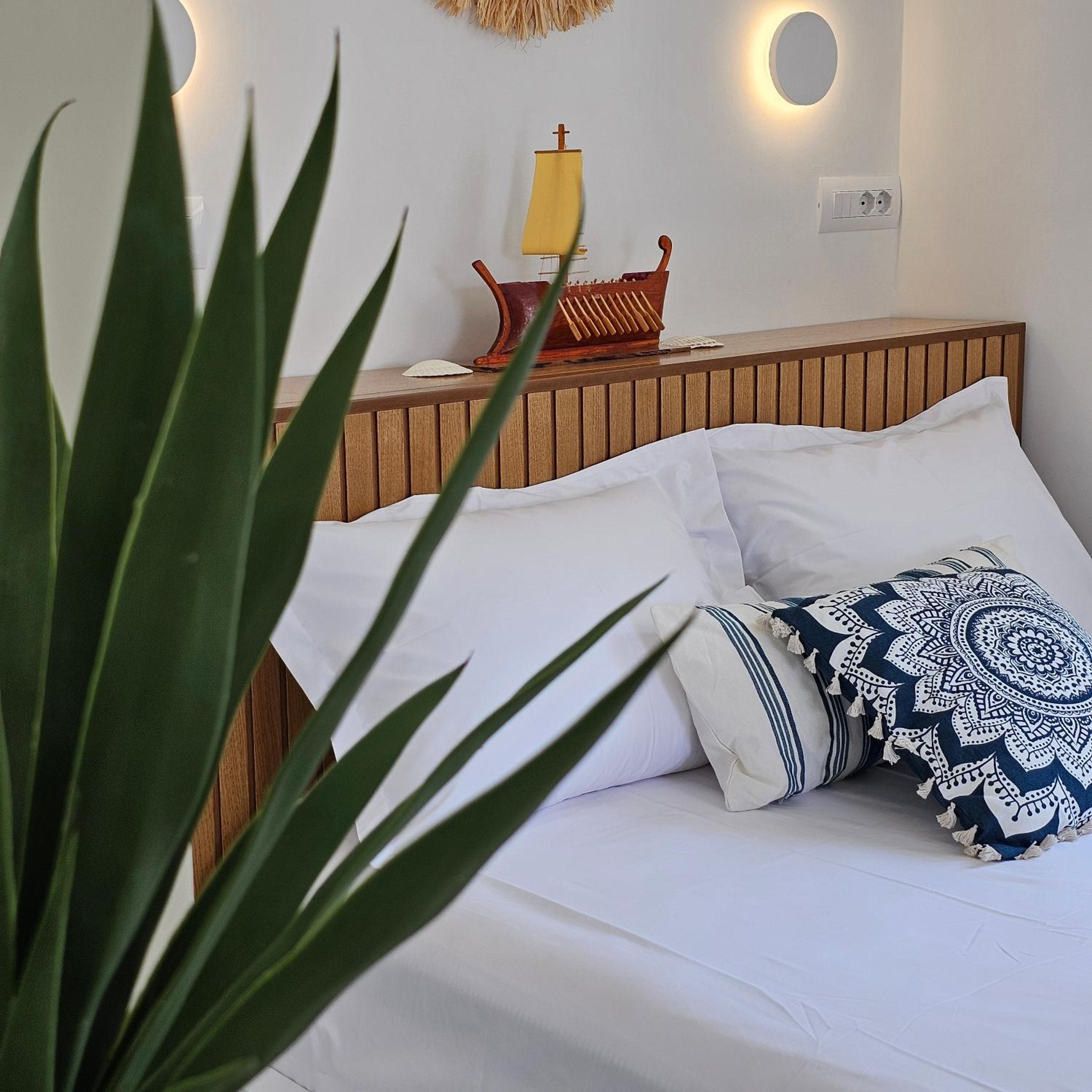 Ares Beachfront Luxury Rooms