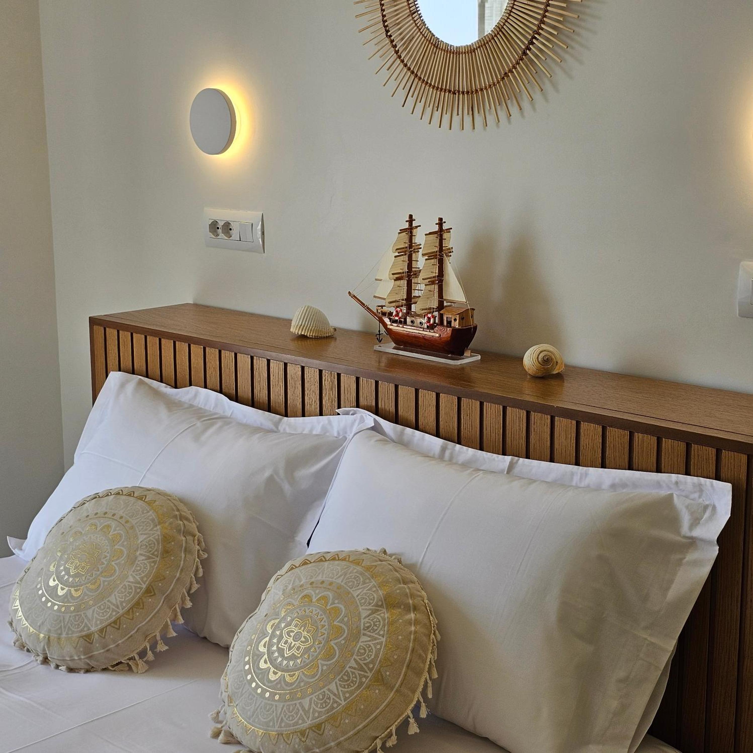 Ares Beachfront Luxury Rooms