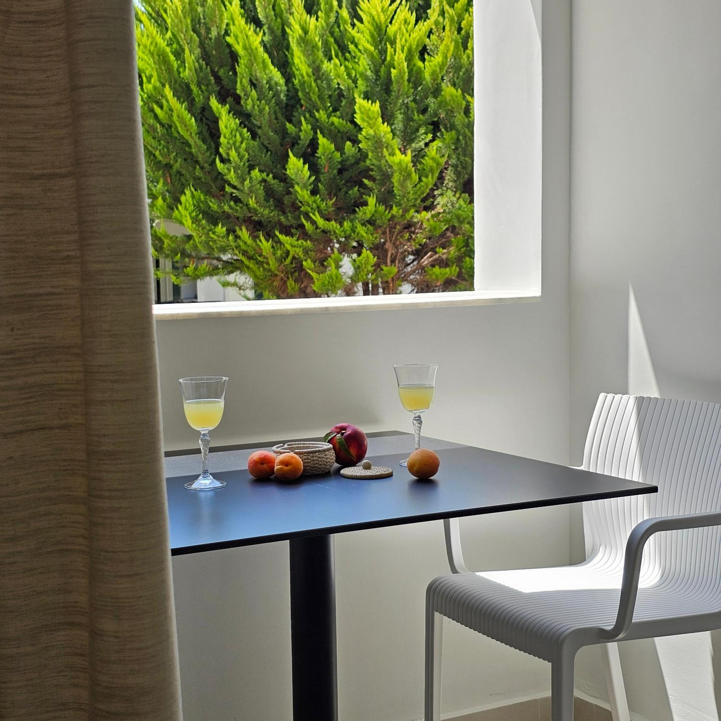 Ares Beachfront Luxury Rooms