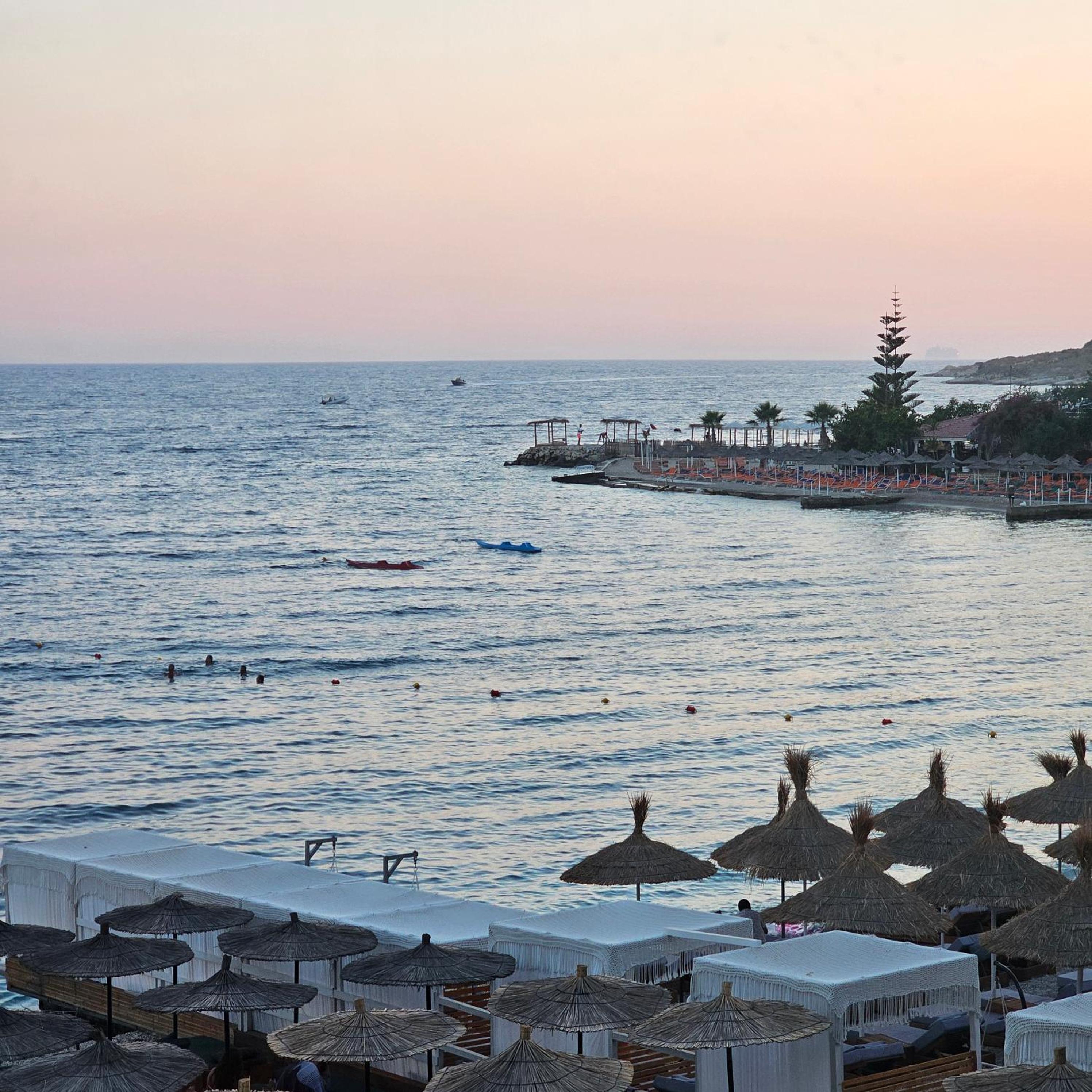 Ares Beachfront Luxury Rooms