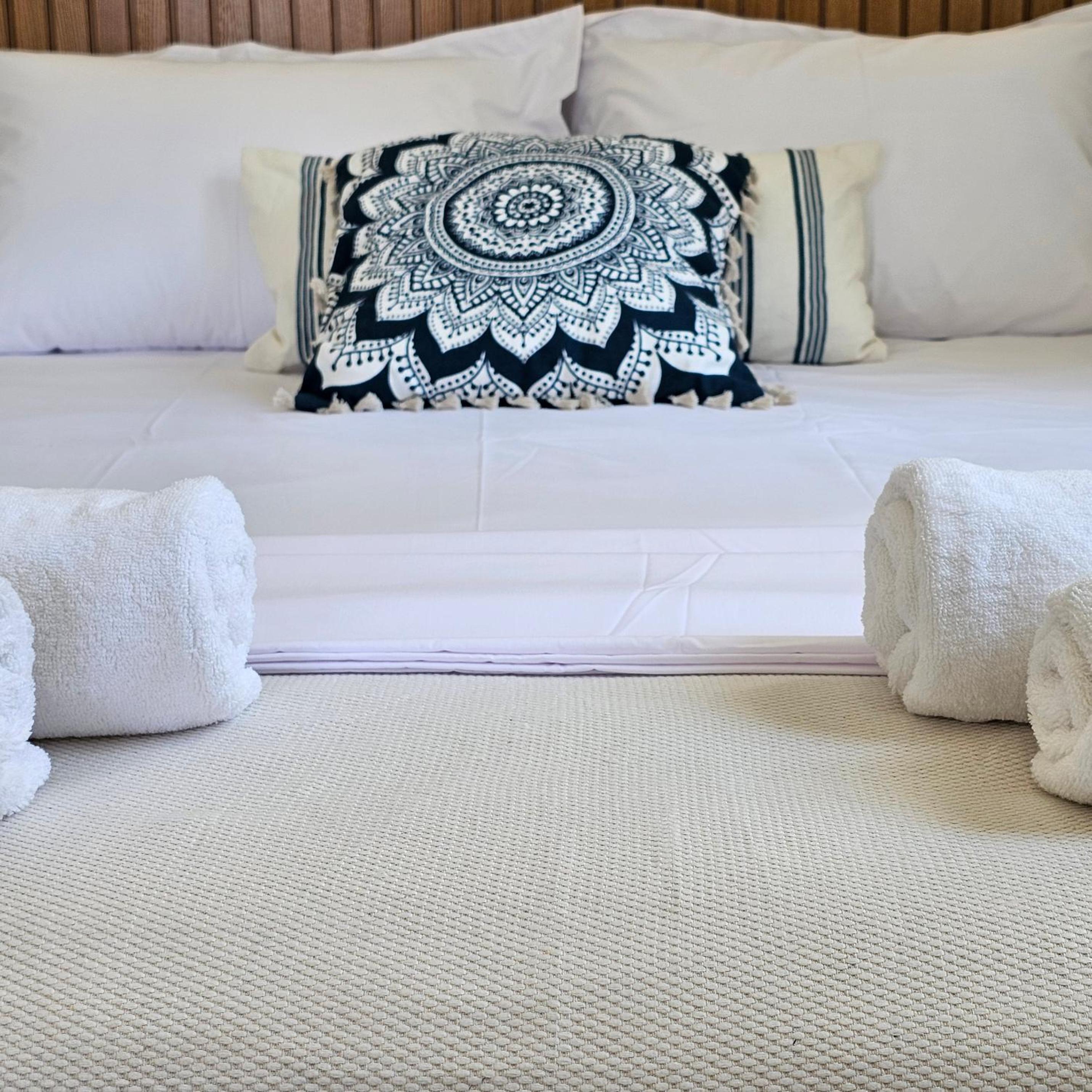 Ares Beachfront Luxury Rooms