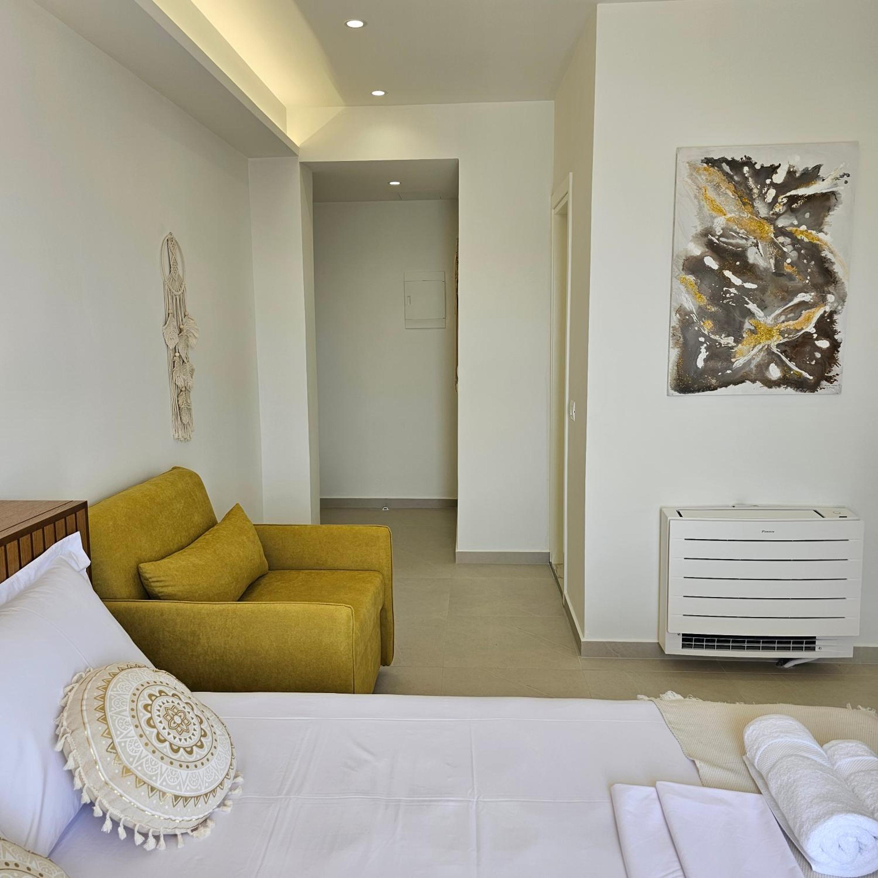 Ares Beachfront Luxury Rooms