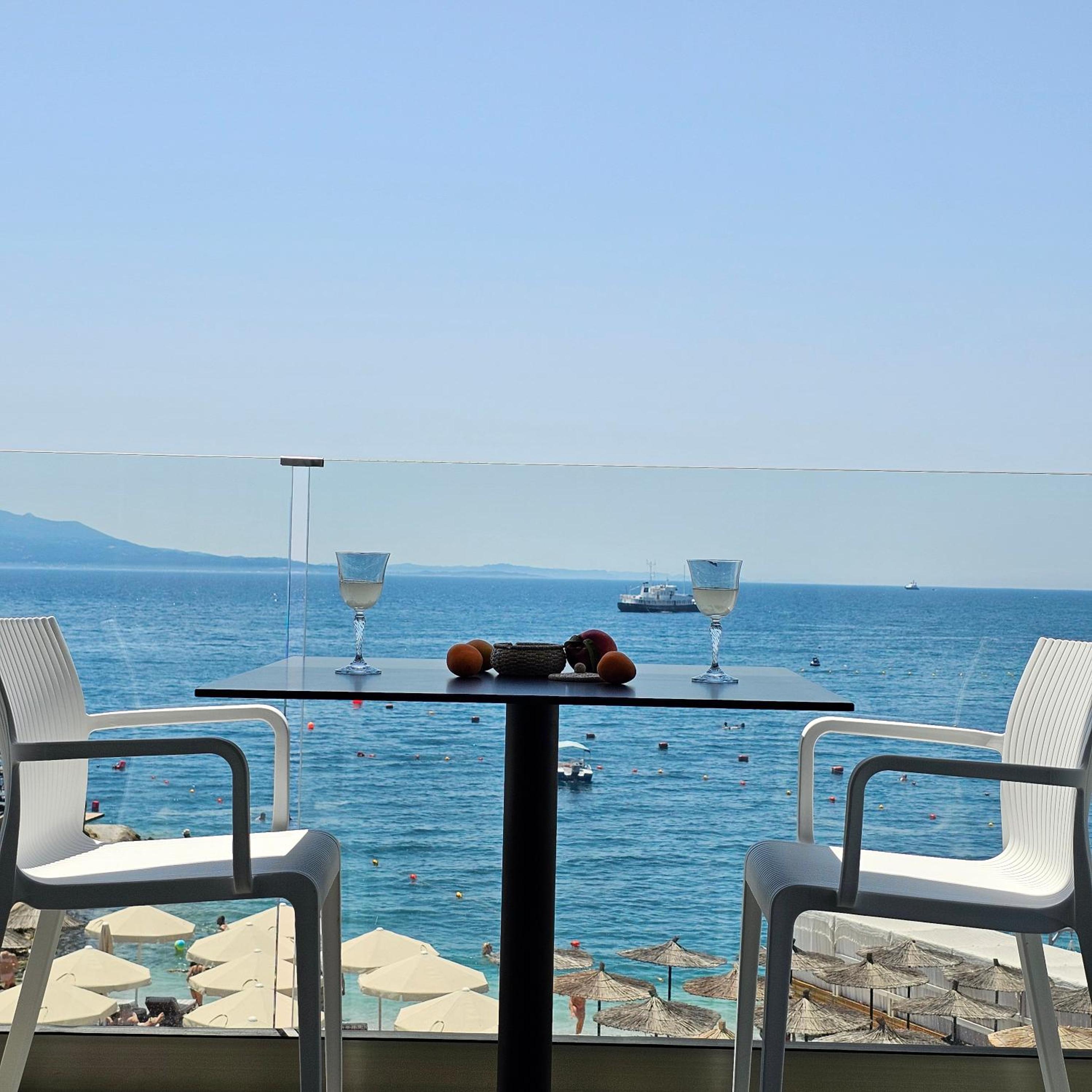Ares Beachfront Luxury Rooms