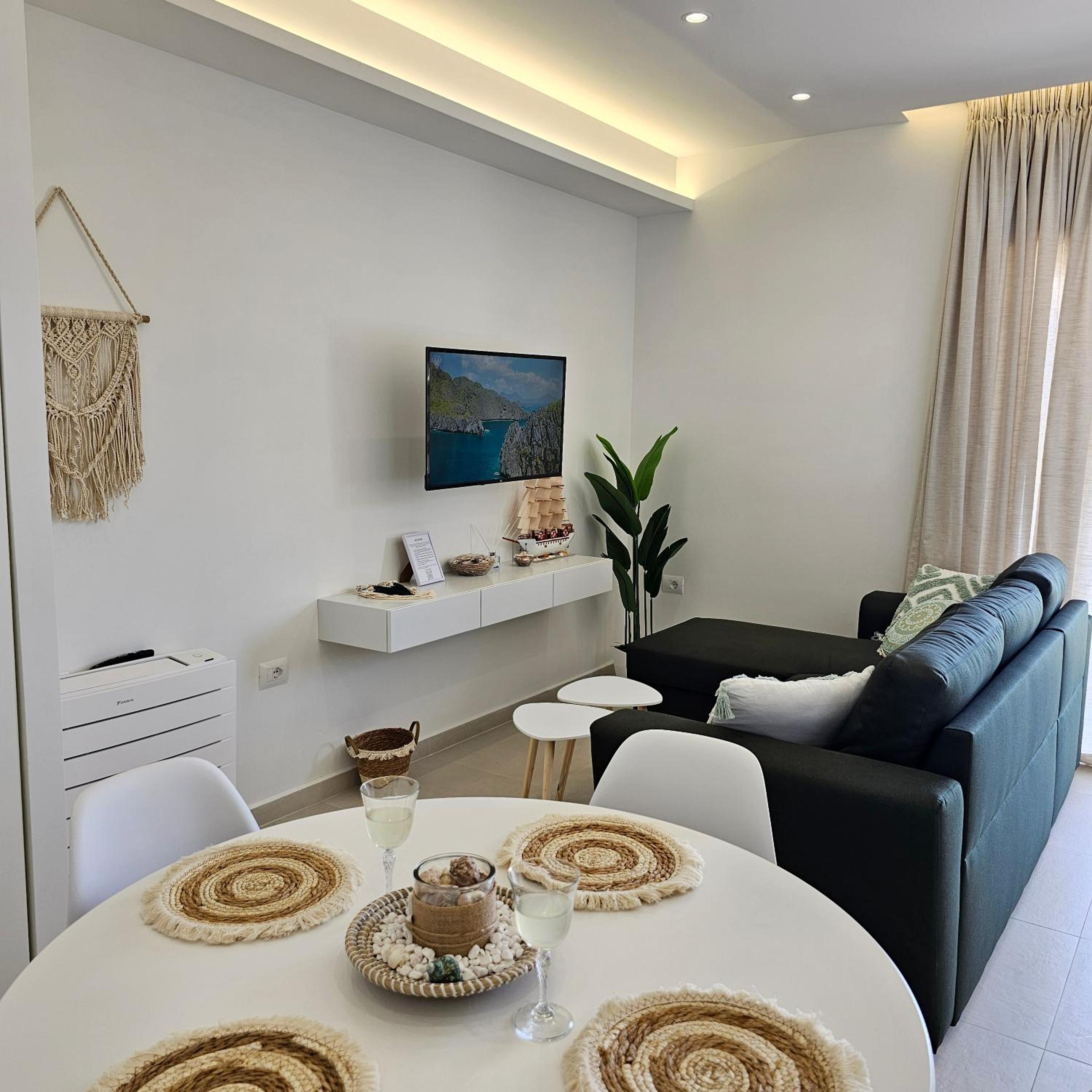 Ares Beachfront Luxury Rooms