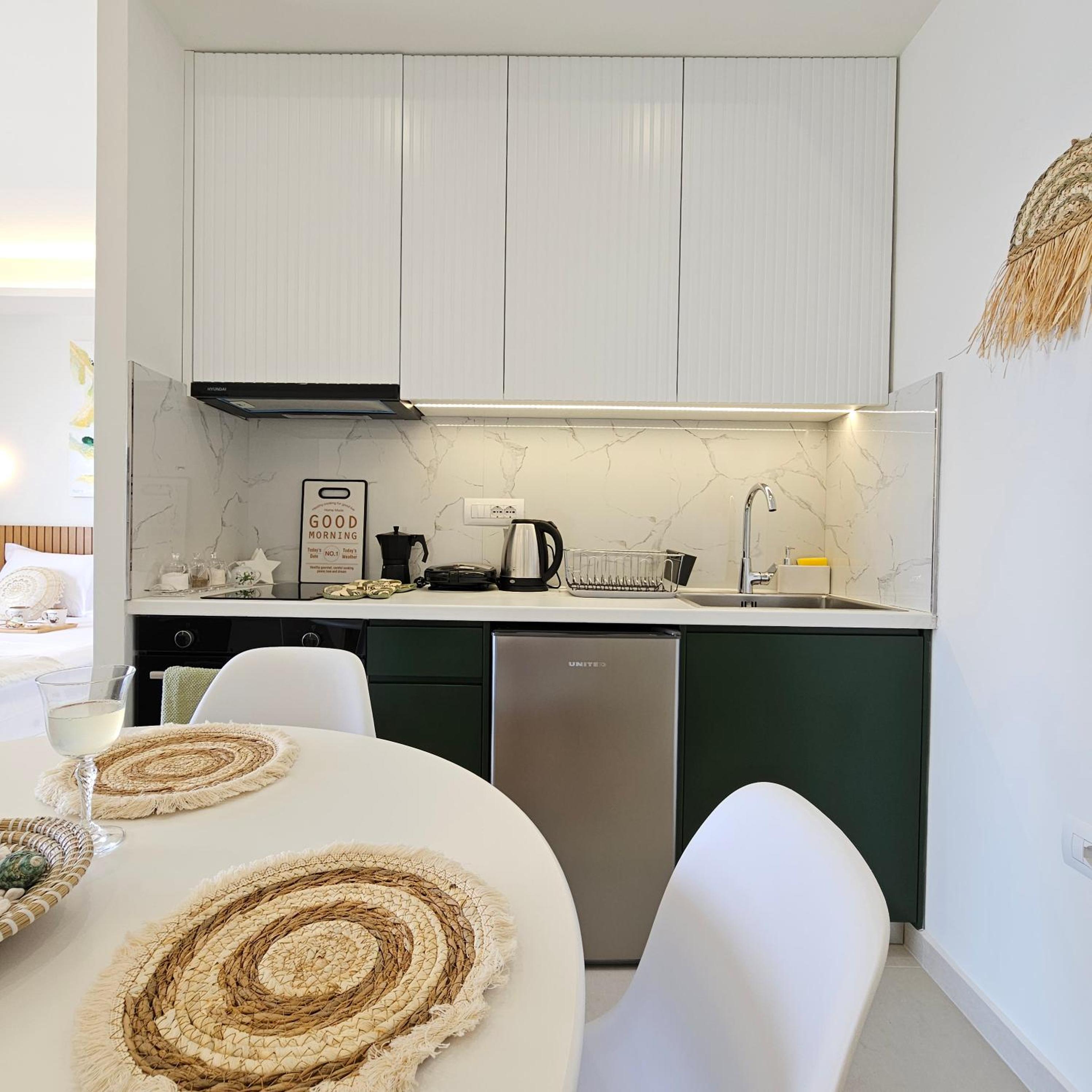 Ares Beachfront Luxury Rooms