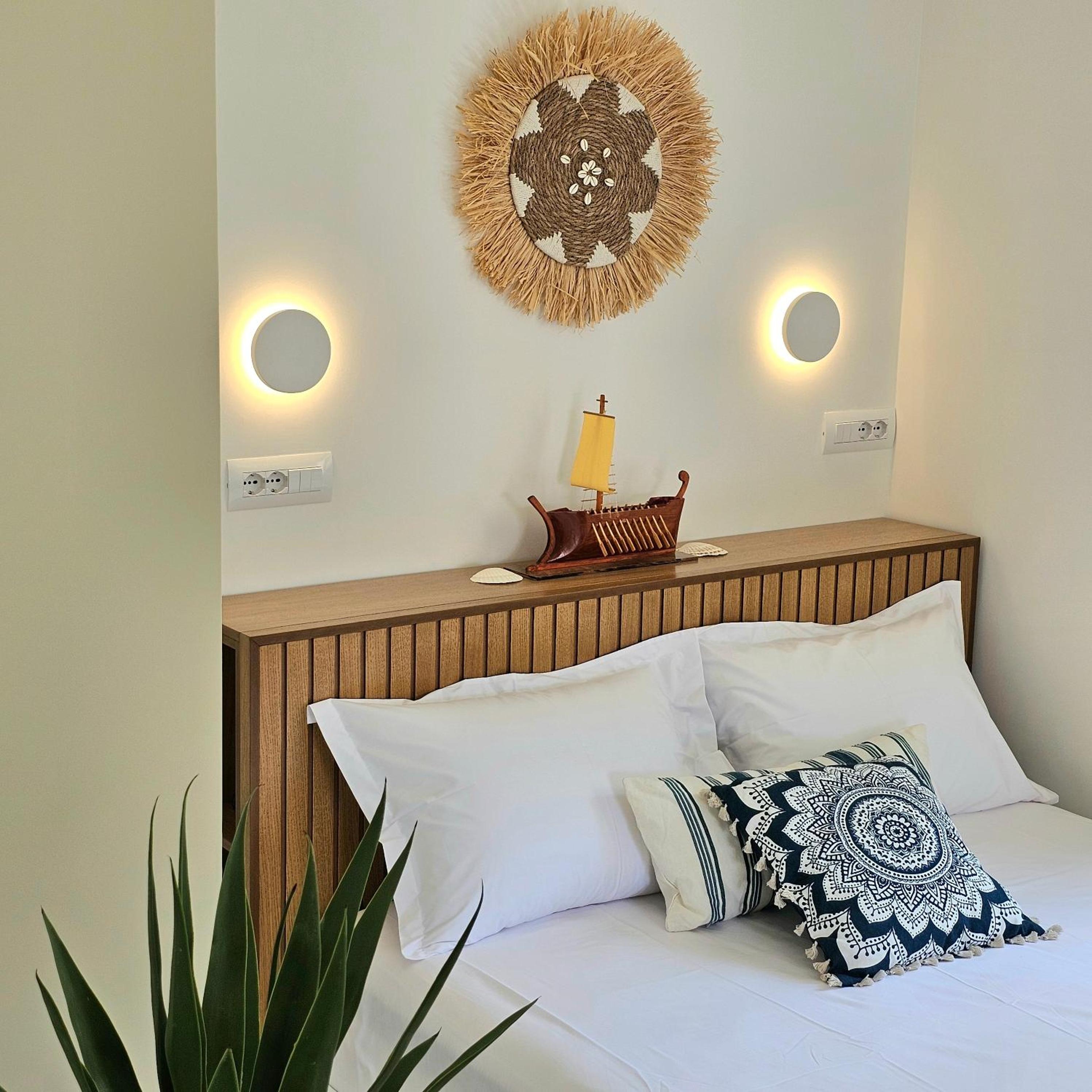 Ares Beachfront Luxury Rooms