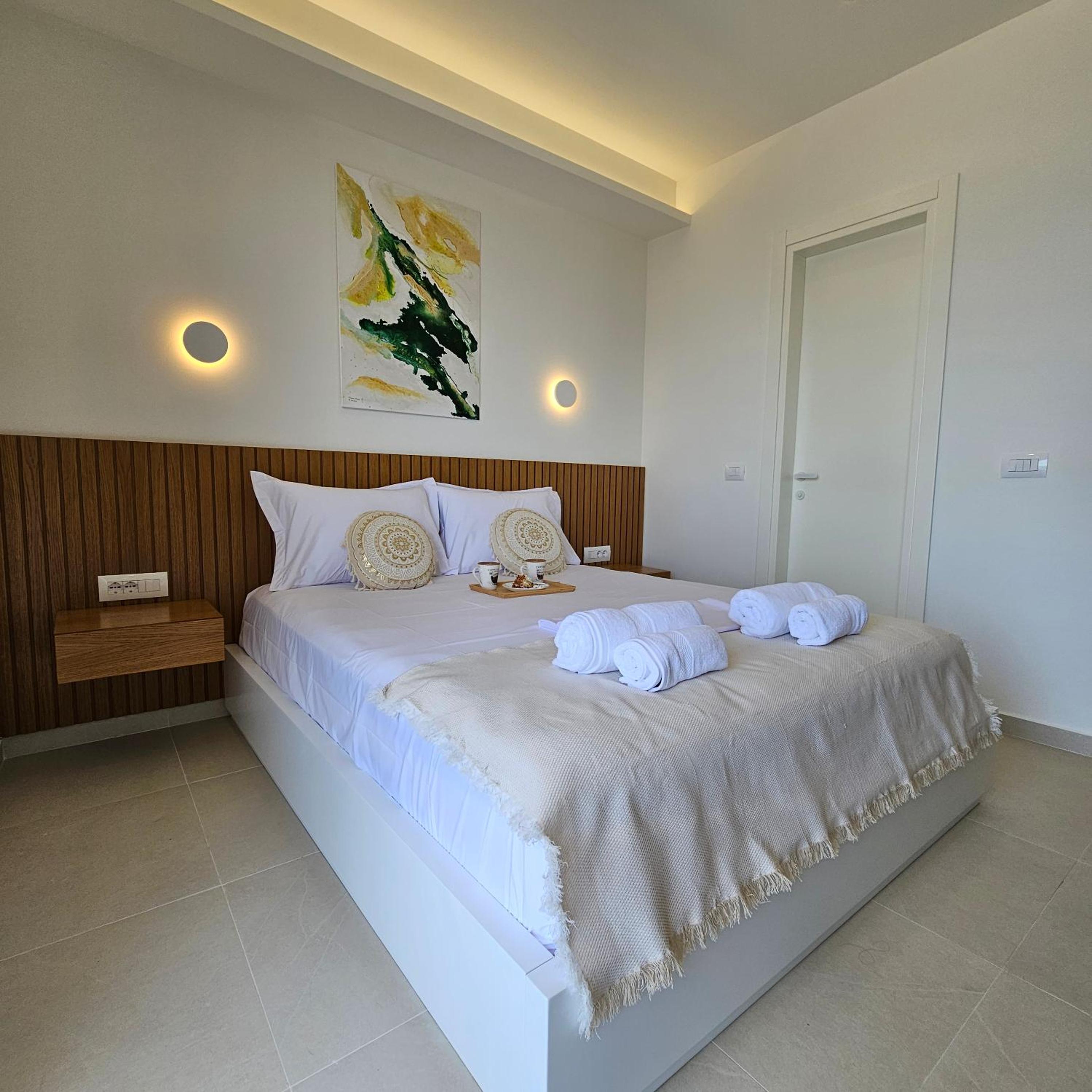 Ares Beachfront Luxury Rooms