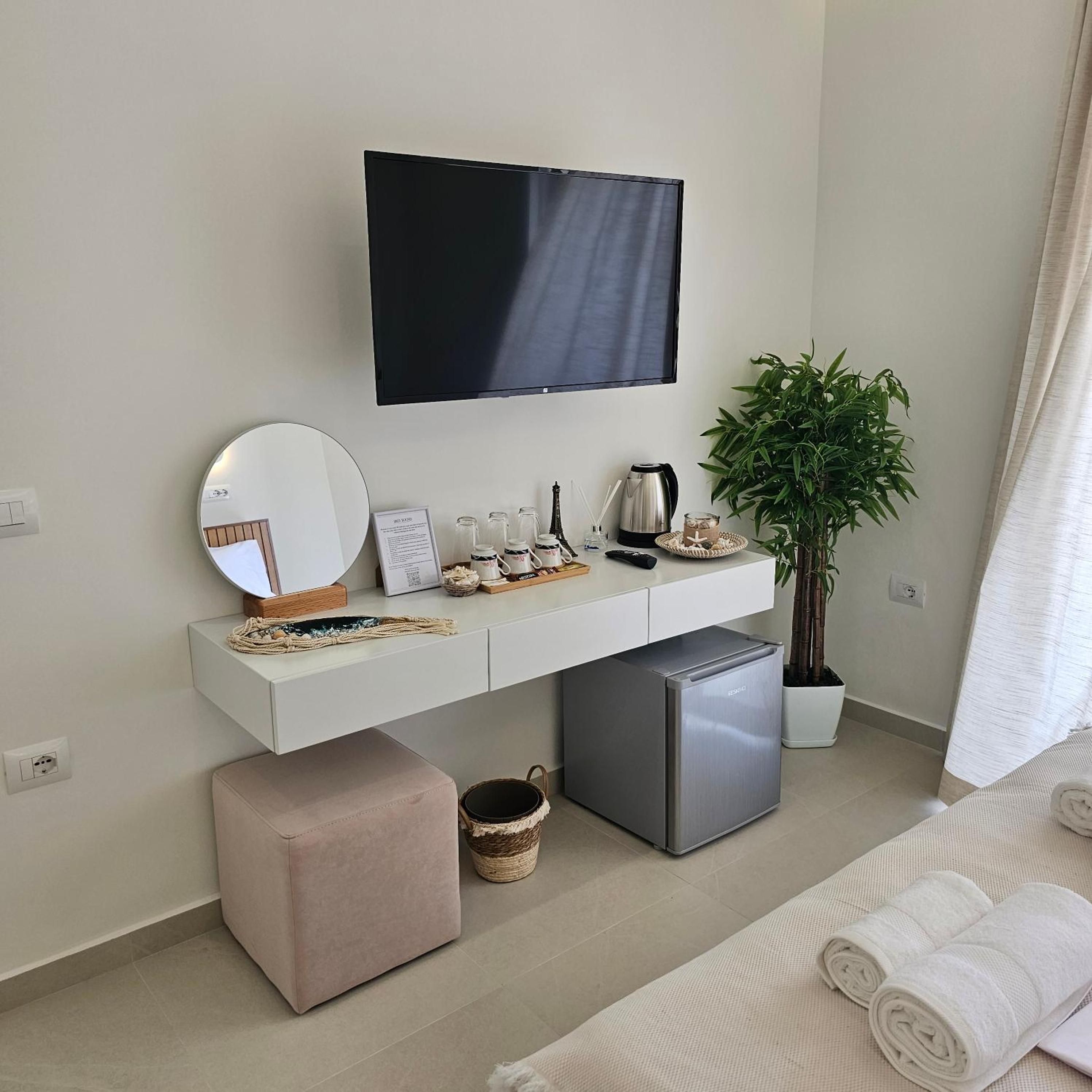 Ares Beachfront Luxury Rooms