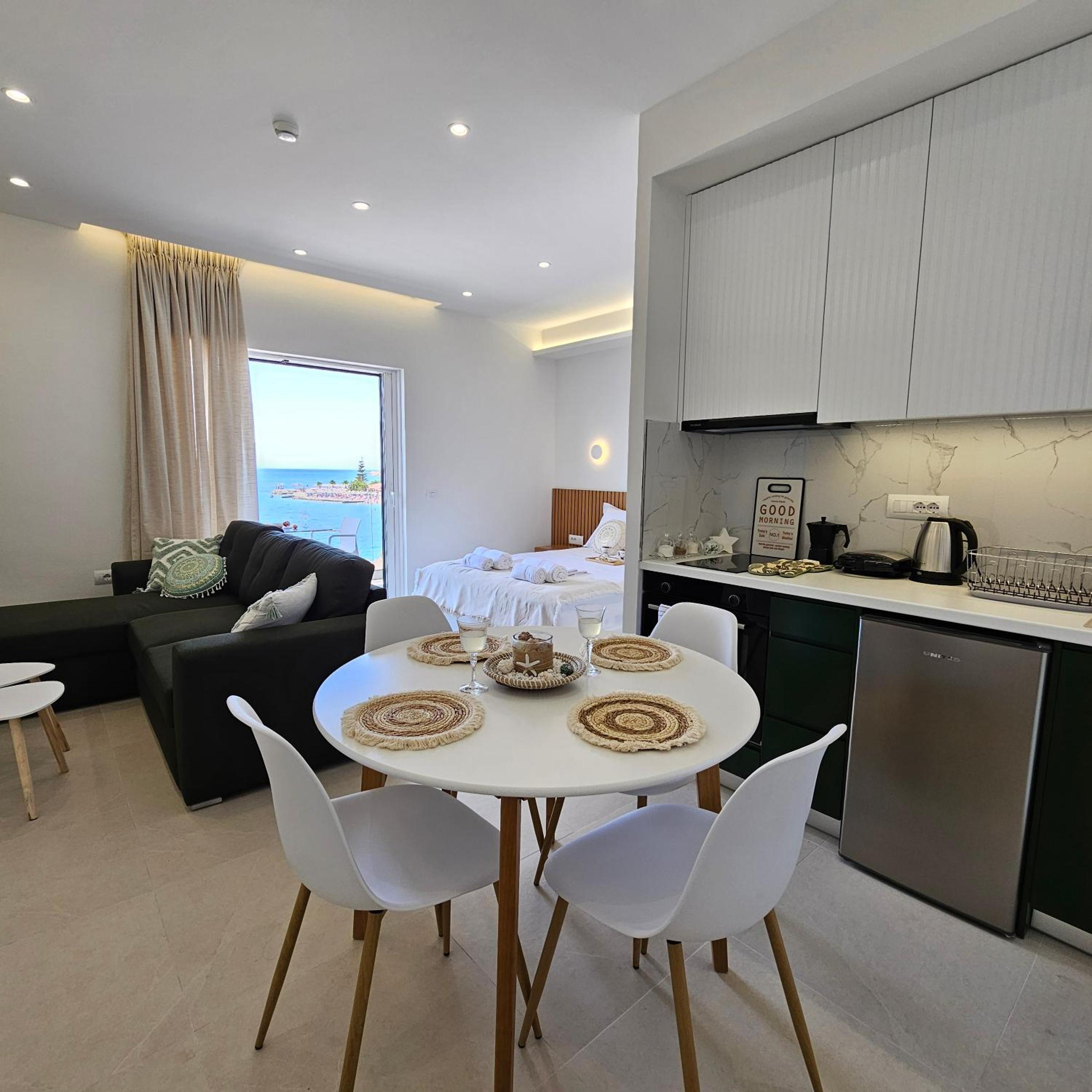 Ares Beachfront Luxury Rooms