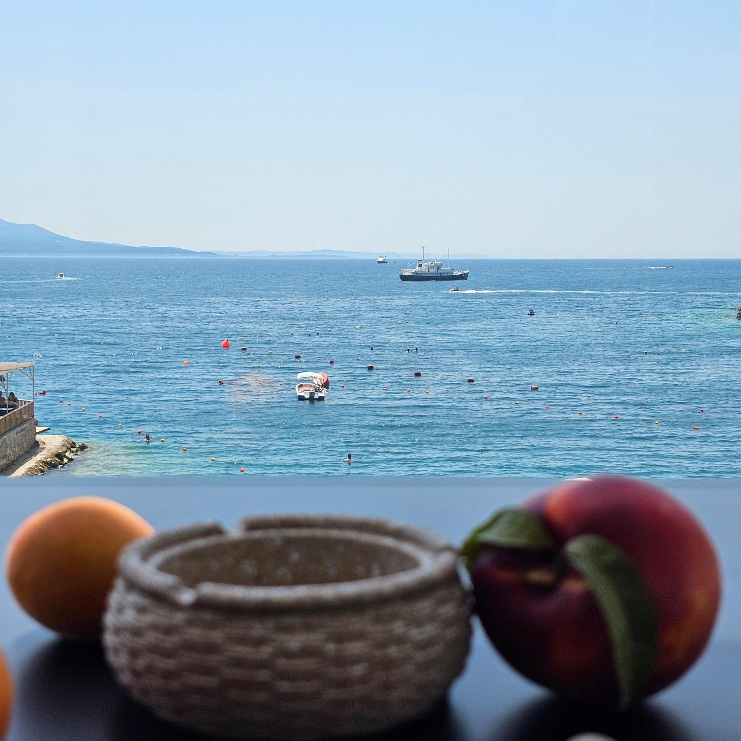 Ares Beachfront Luxury Rooms