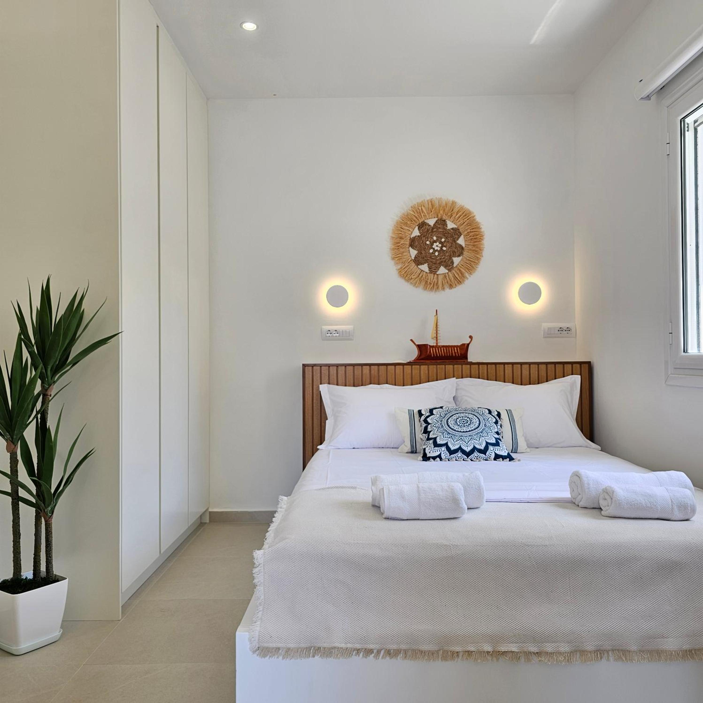 Ares Beachfront Luxury Rooms