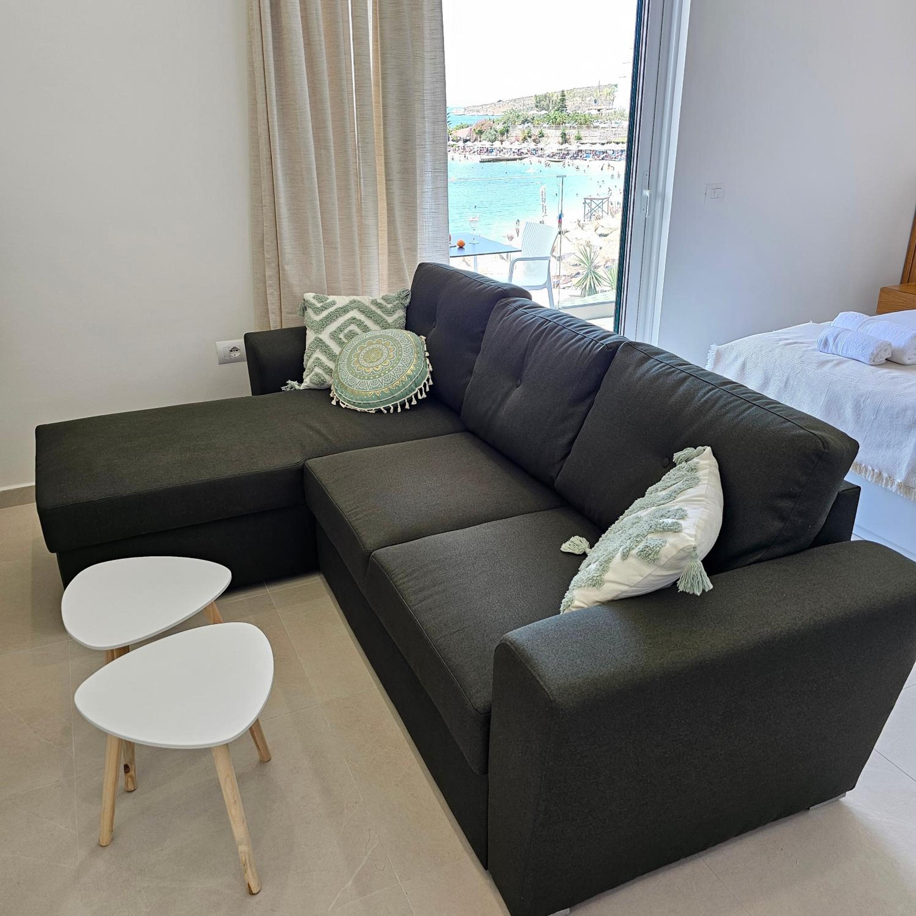 Ares Beachfront Luxury Rooms