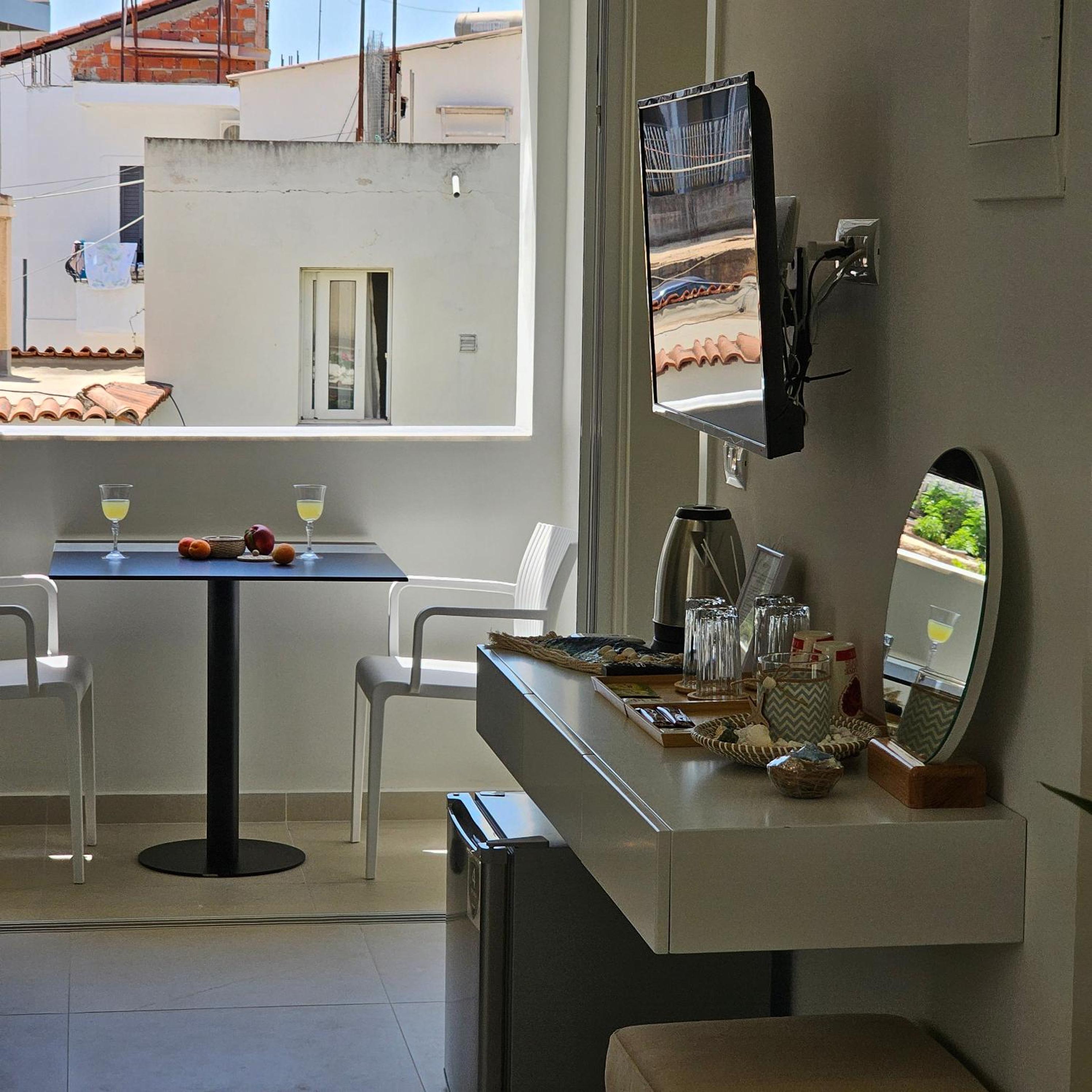 Ares Beachfront Luxury Rooms