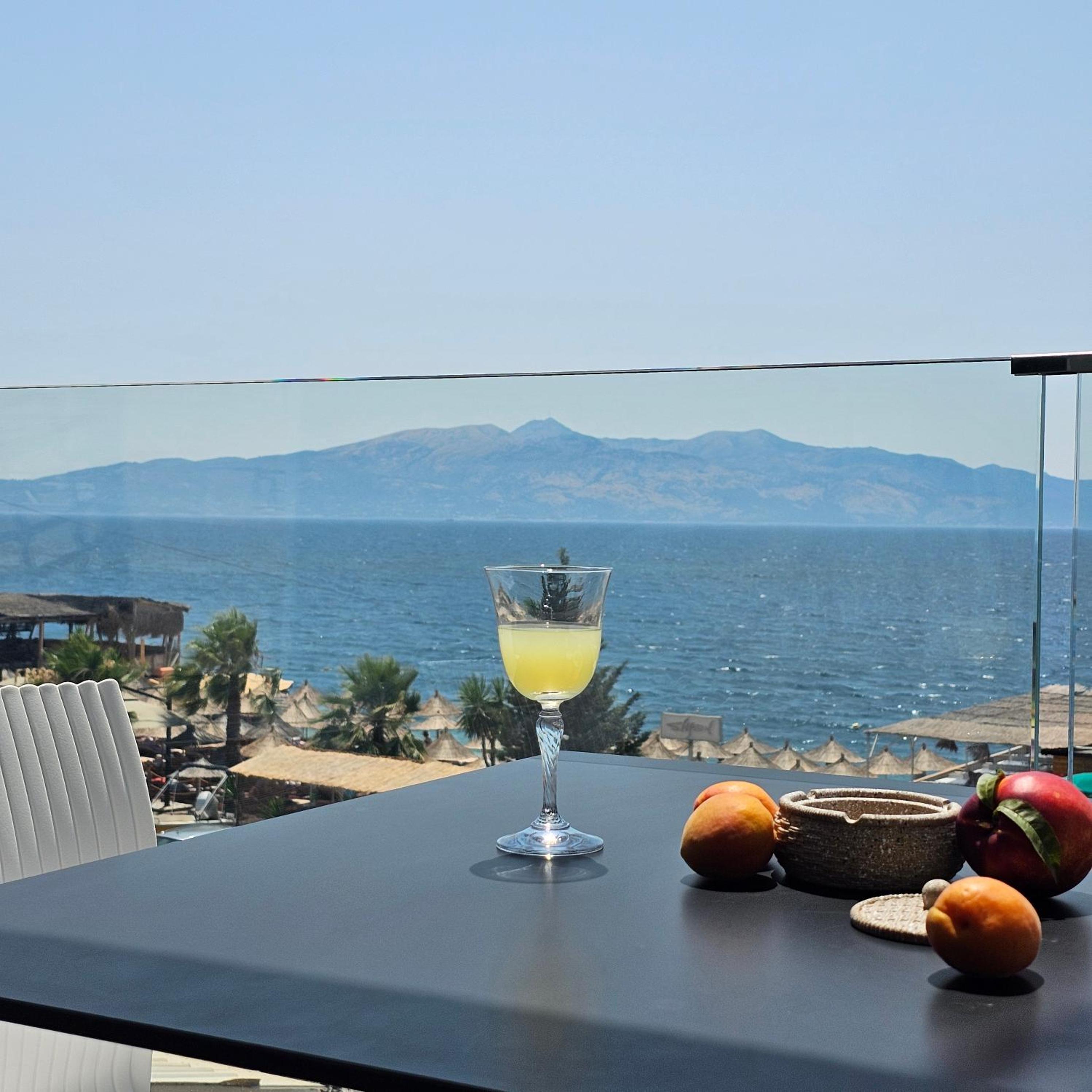 Ares Beachfront Luxury Rooms