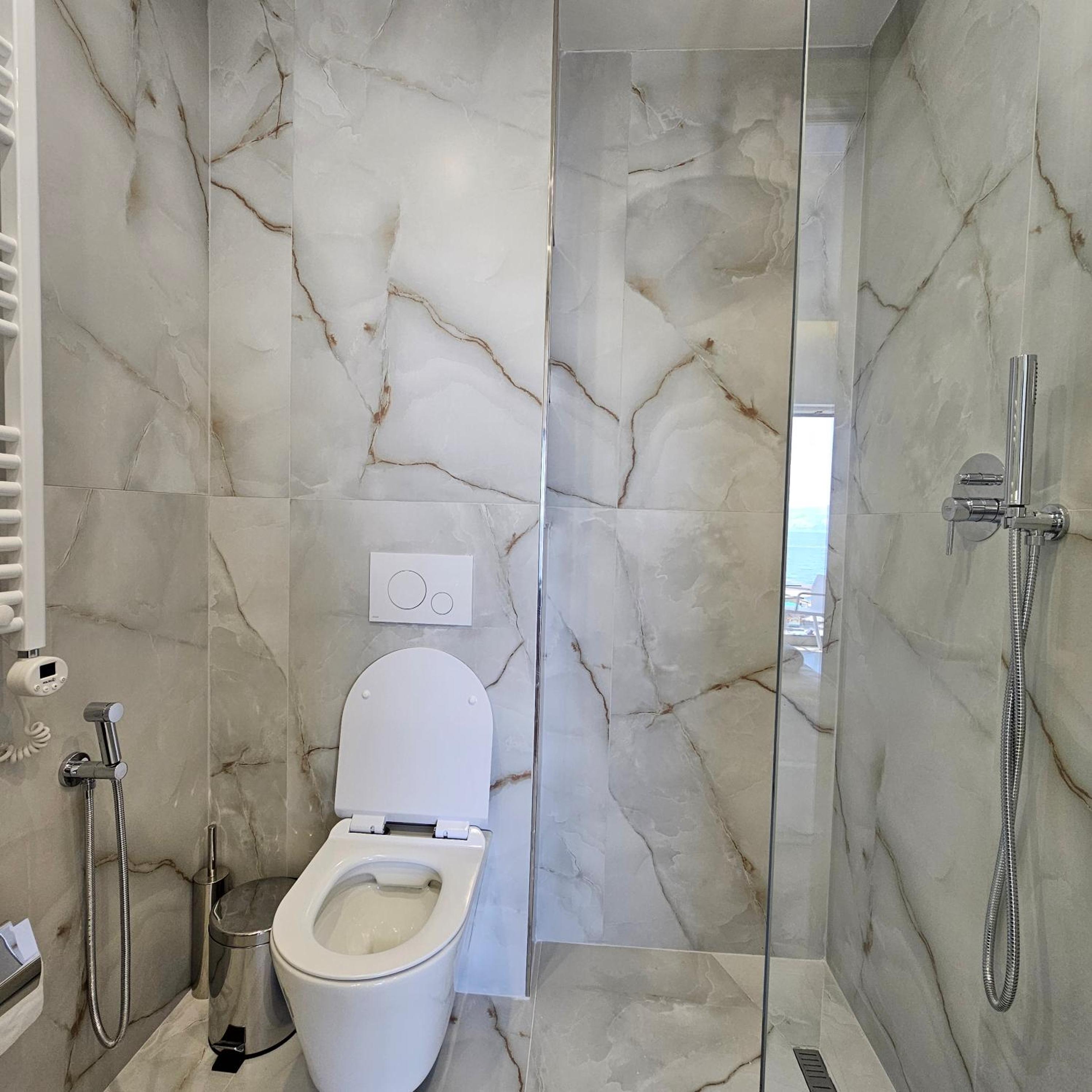 Ares Beachfront Luxury Rooms
