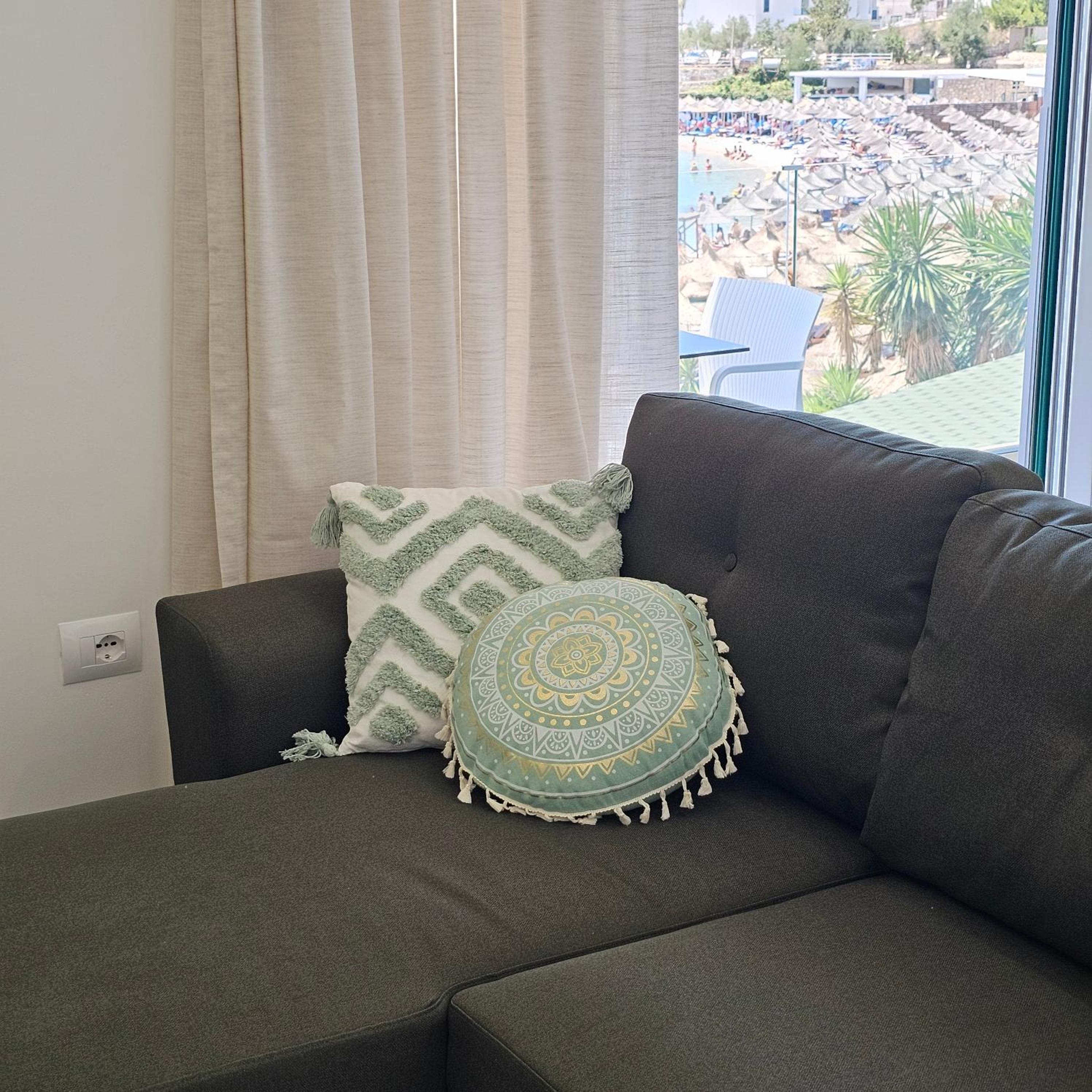 Ares Beachfront Luxury Rooms