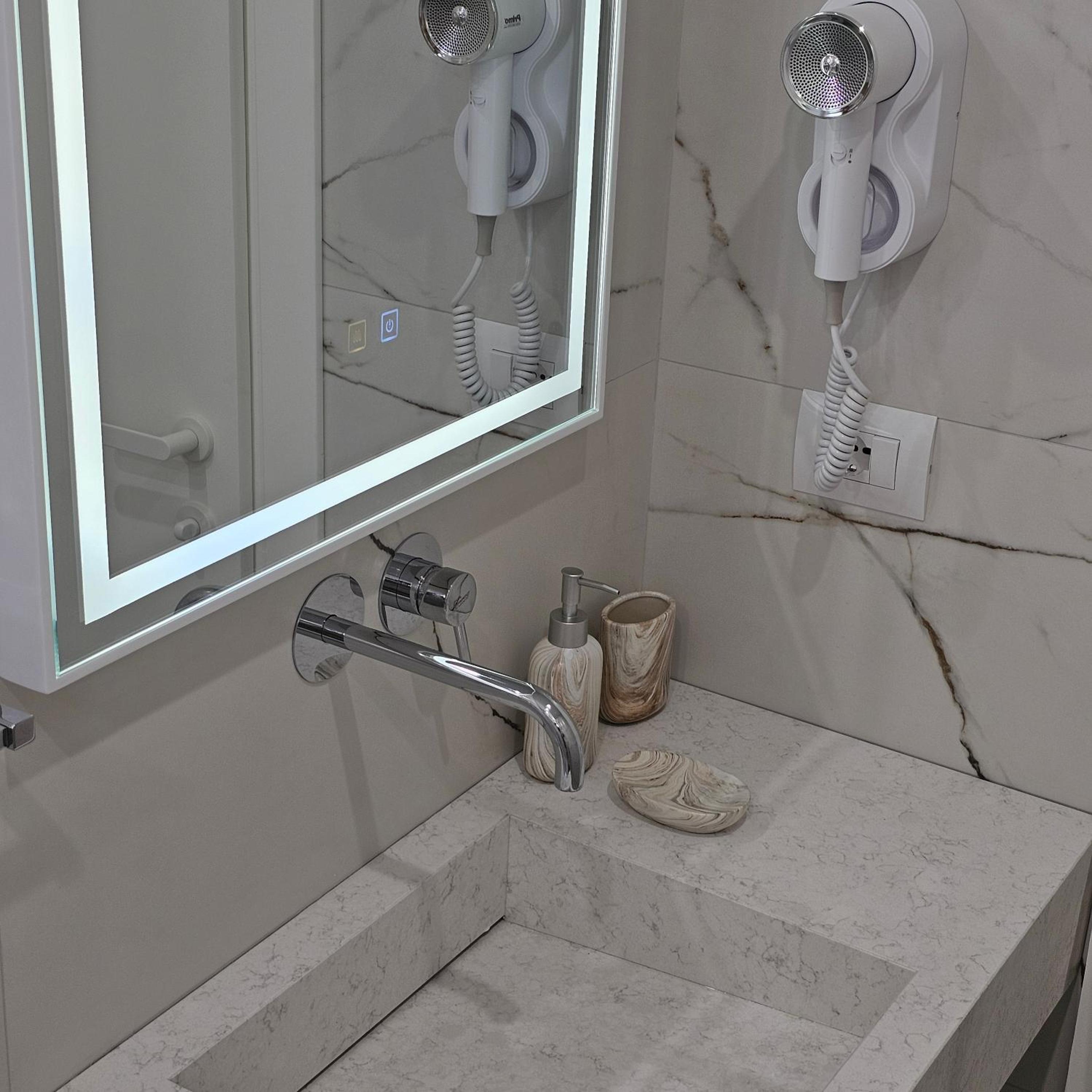 Ares Beachfront Luxury Rooms