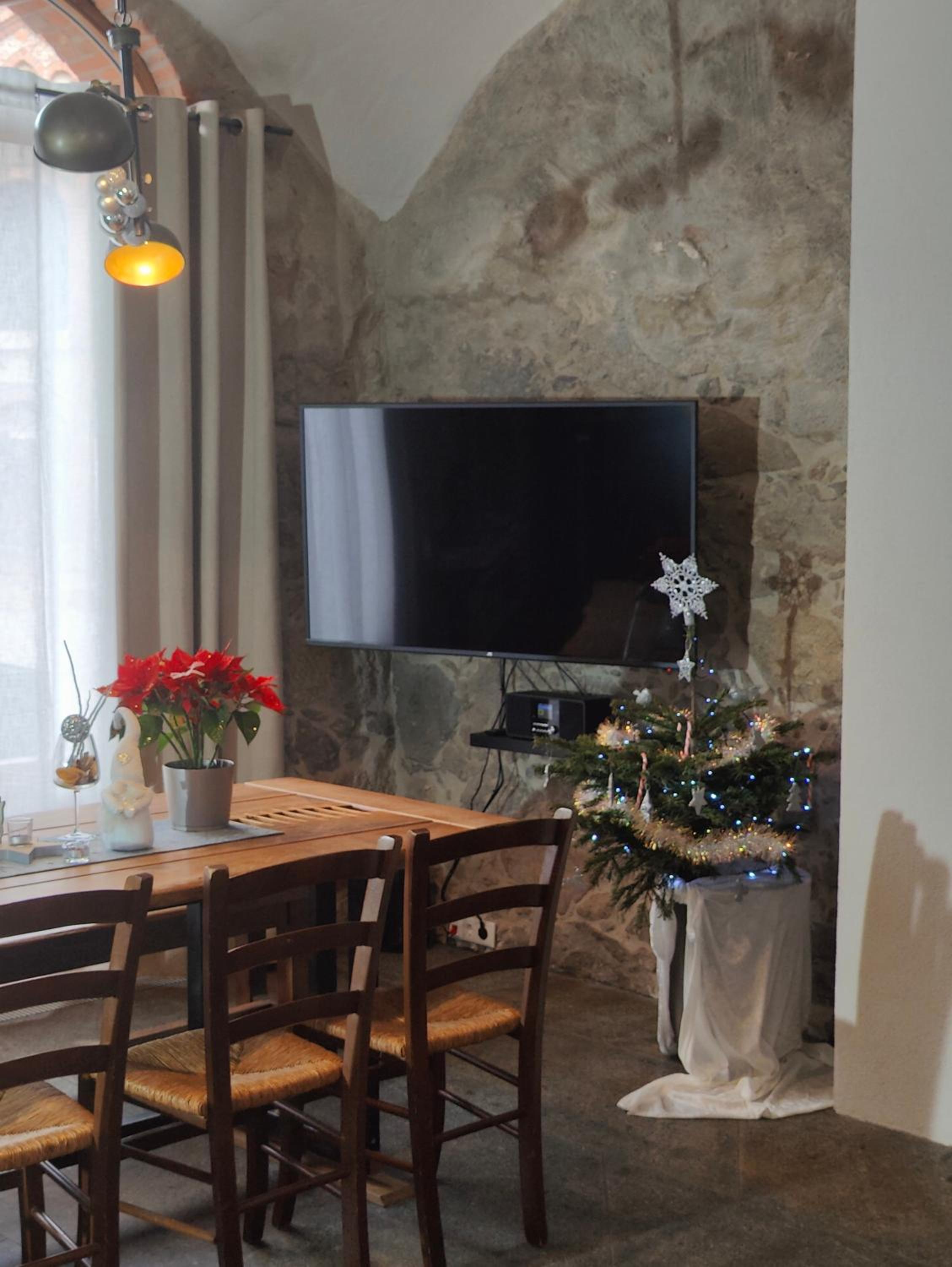 HexenburgbeiDresden Maisonette über 2 Etagen mit 4 Schlafzimmern, Kamin, Terrasse und Faßsauna, Nähe Sächsische Schweiz Dresden