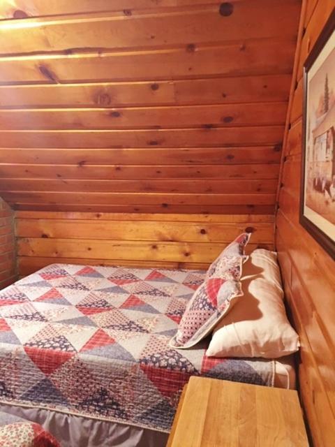 Golden Bear Cottages