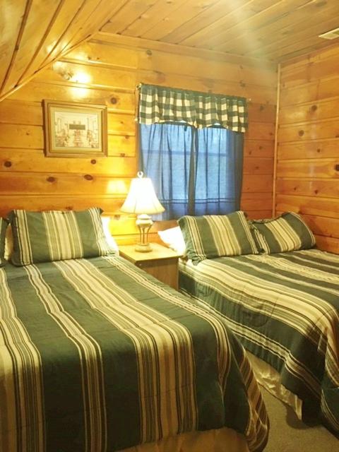 Golden Bear Cottages