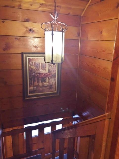 Golden Bear Cottages
