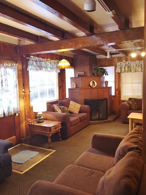 Golden Bear Cottages