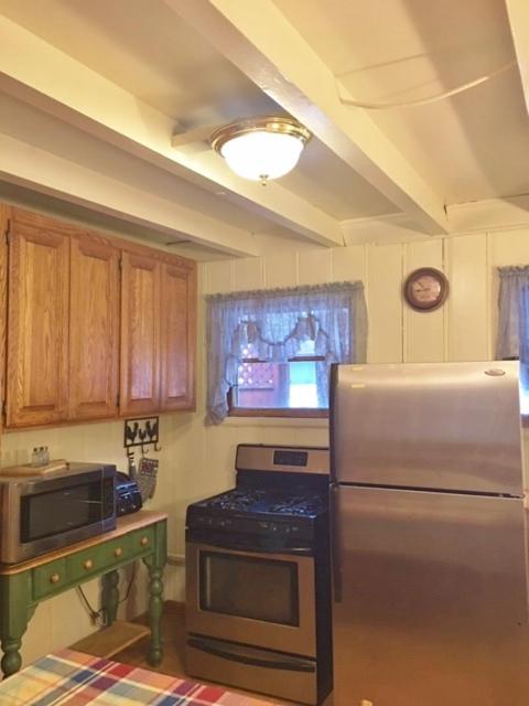 Golden Bear Cottages