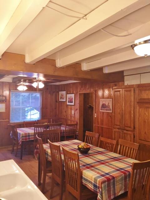 Golden Bear Cottages
